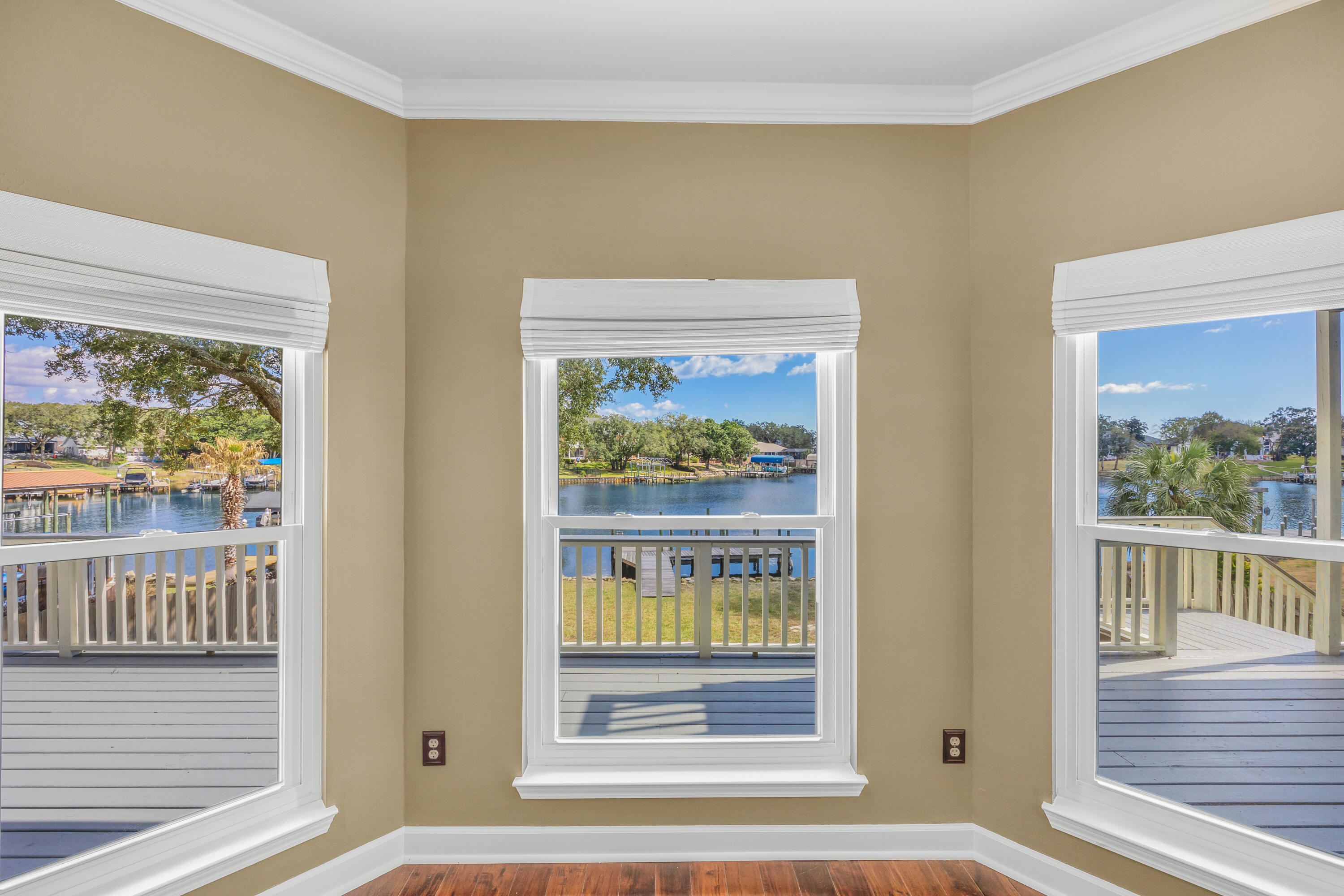 59 Lakeshore Drive