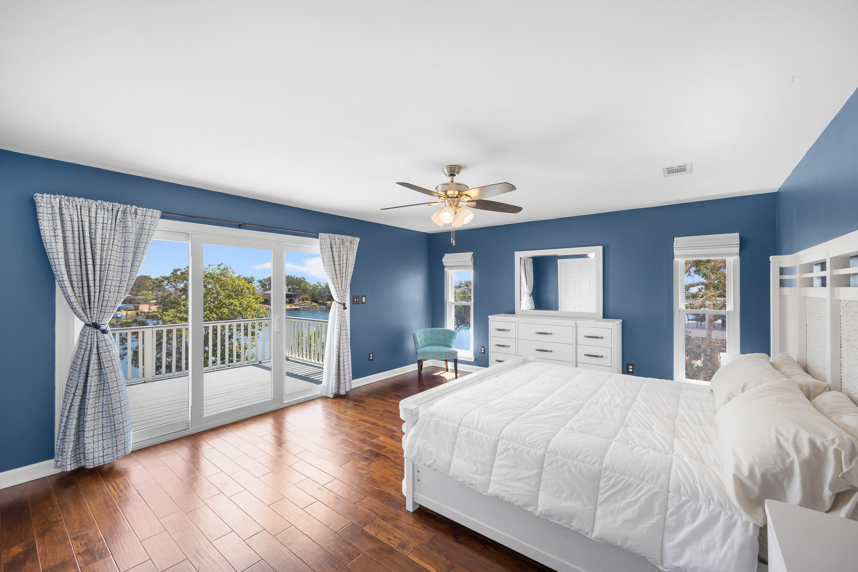 59 Lakeshore Drive