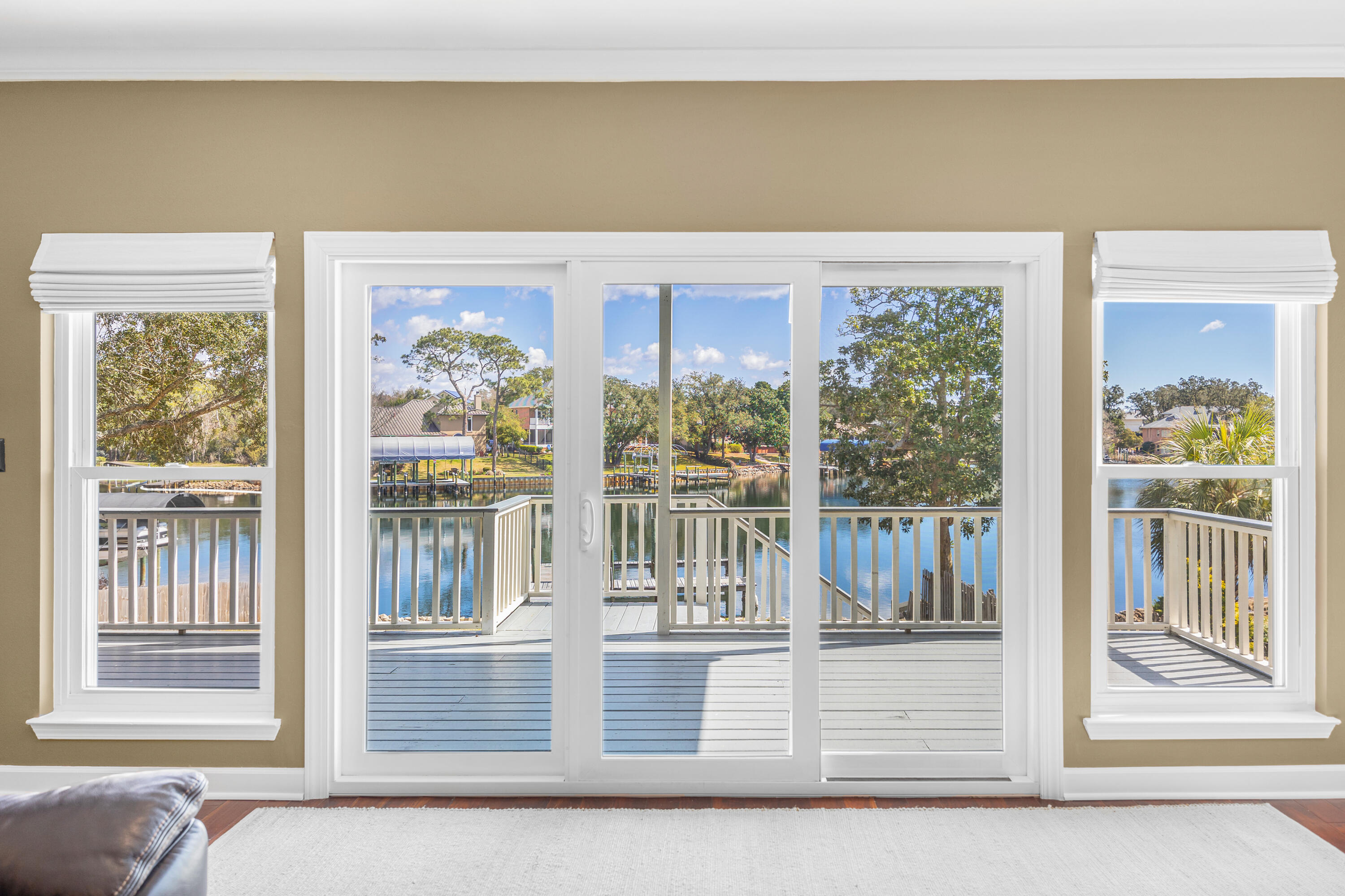 59 Lakeshore Drive