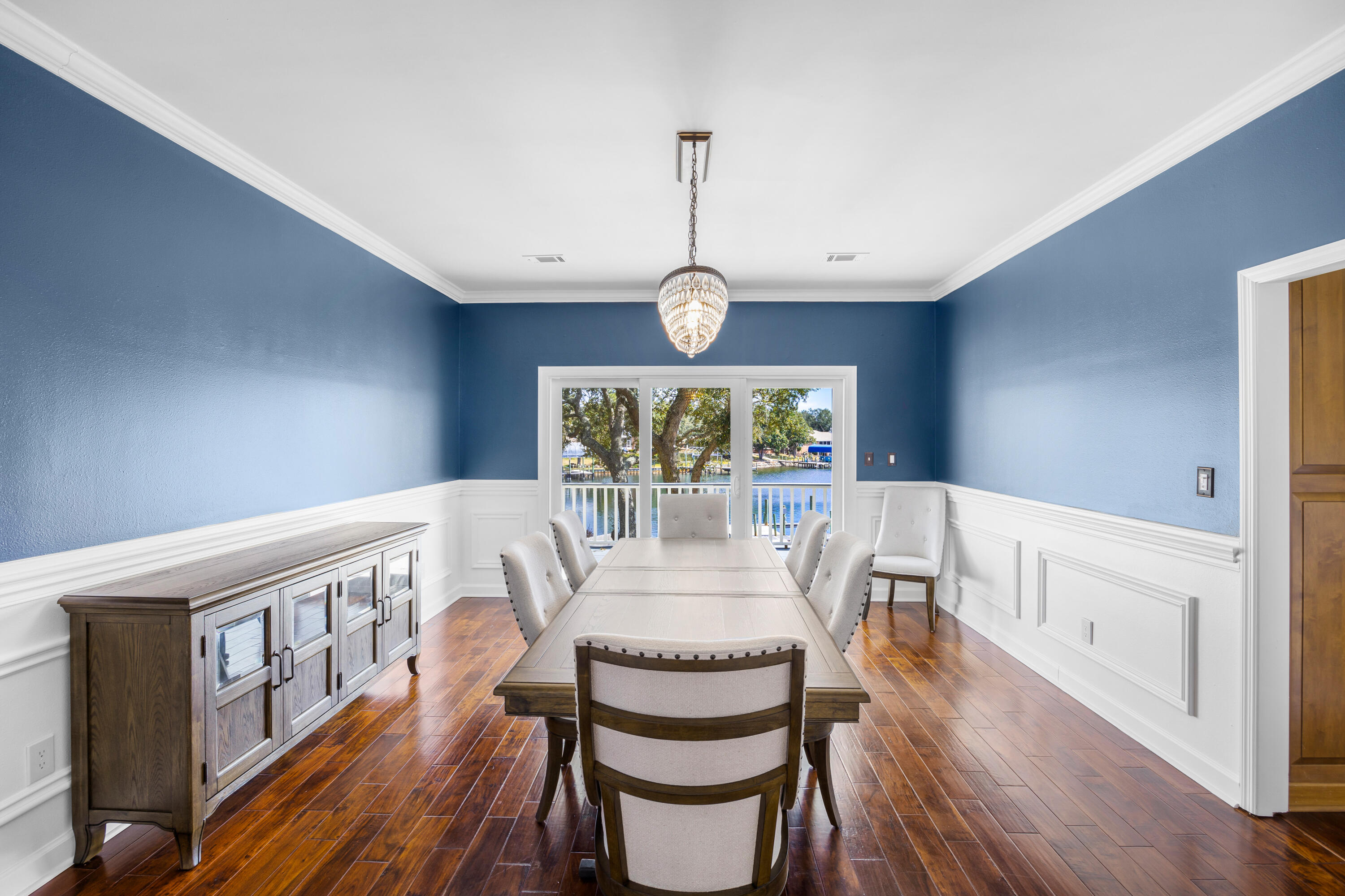 59 Lakeshore Drive