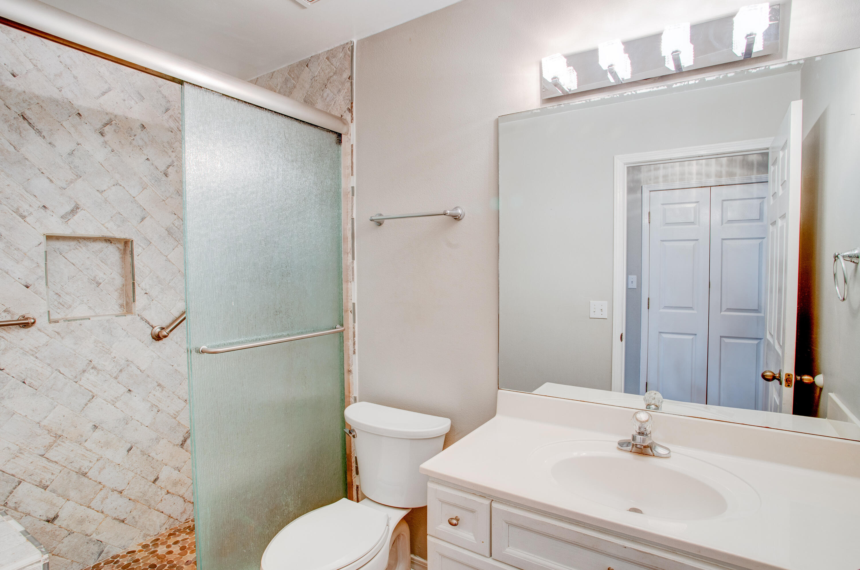 1083 Forest Shore Drive