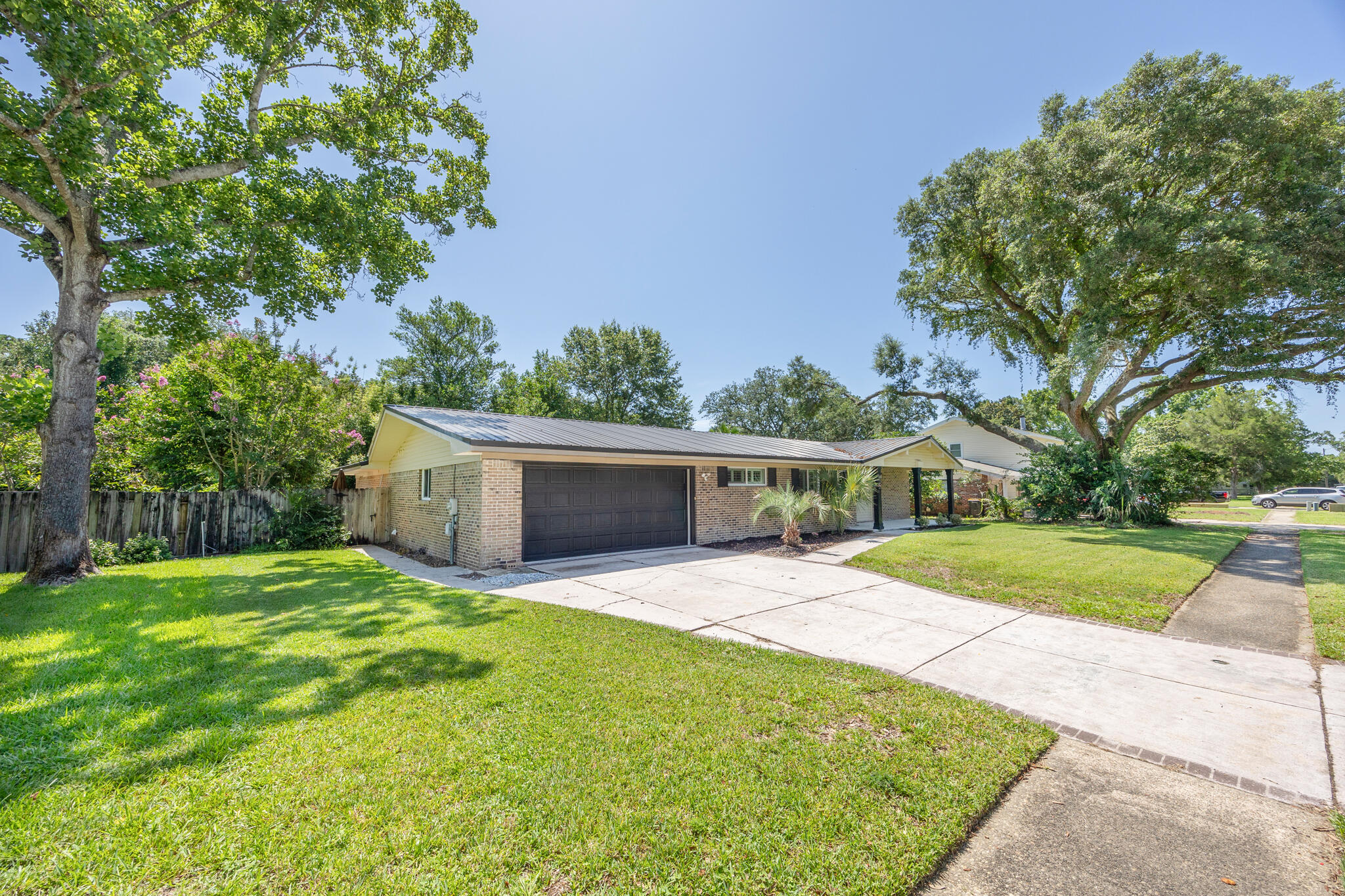 622 NE Merioneth Drive