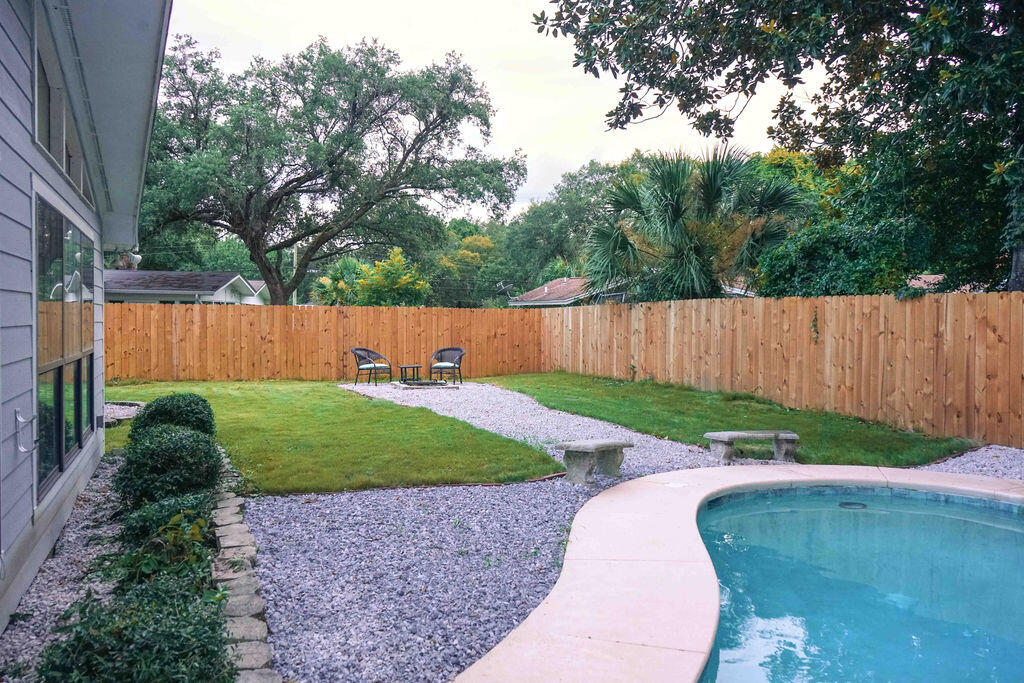 603 NE Merioneth Drive