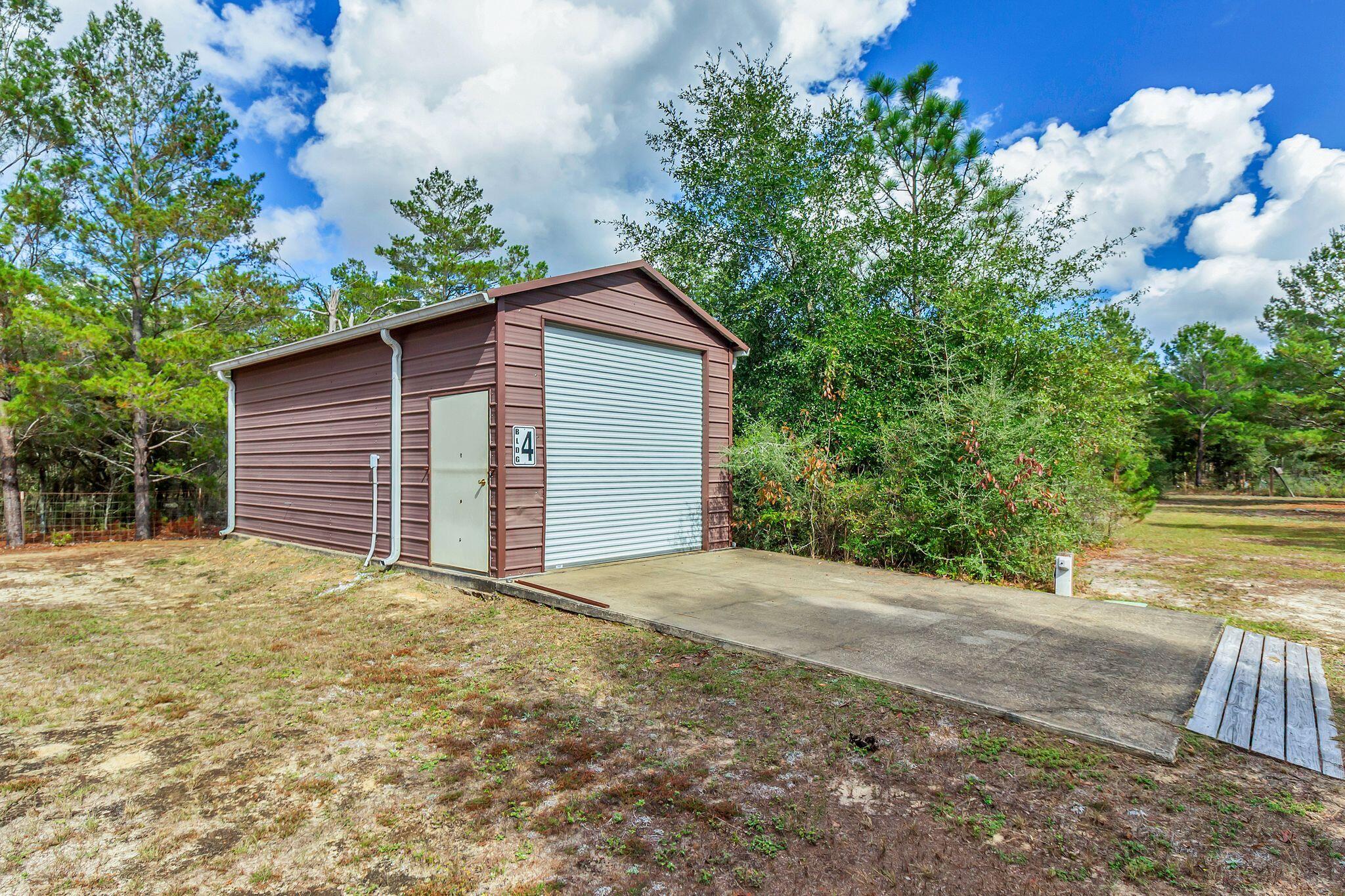 416 Woodlands Boulevard, DeFuniak Springs