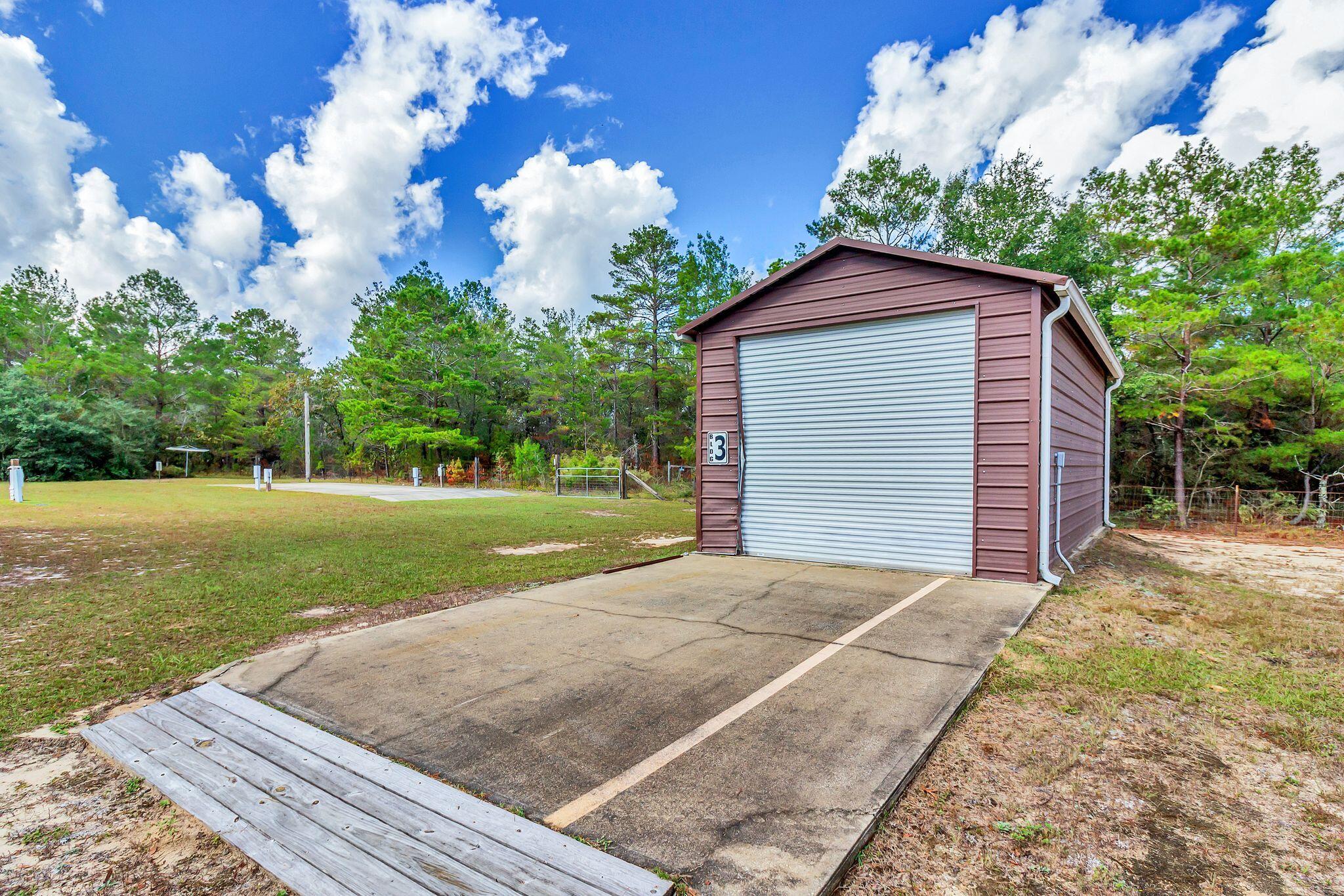 416 Woodlands Boulevard, DeFuniak Springs