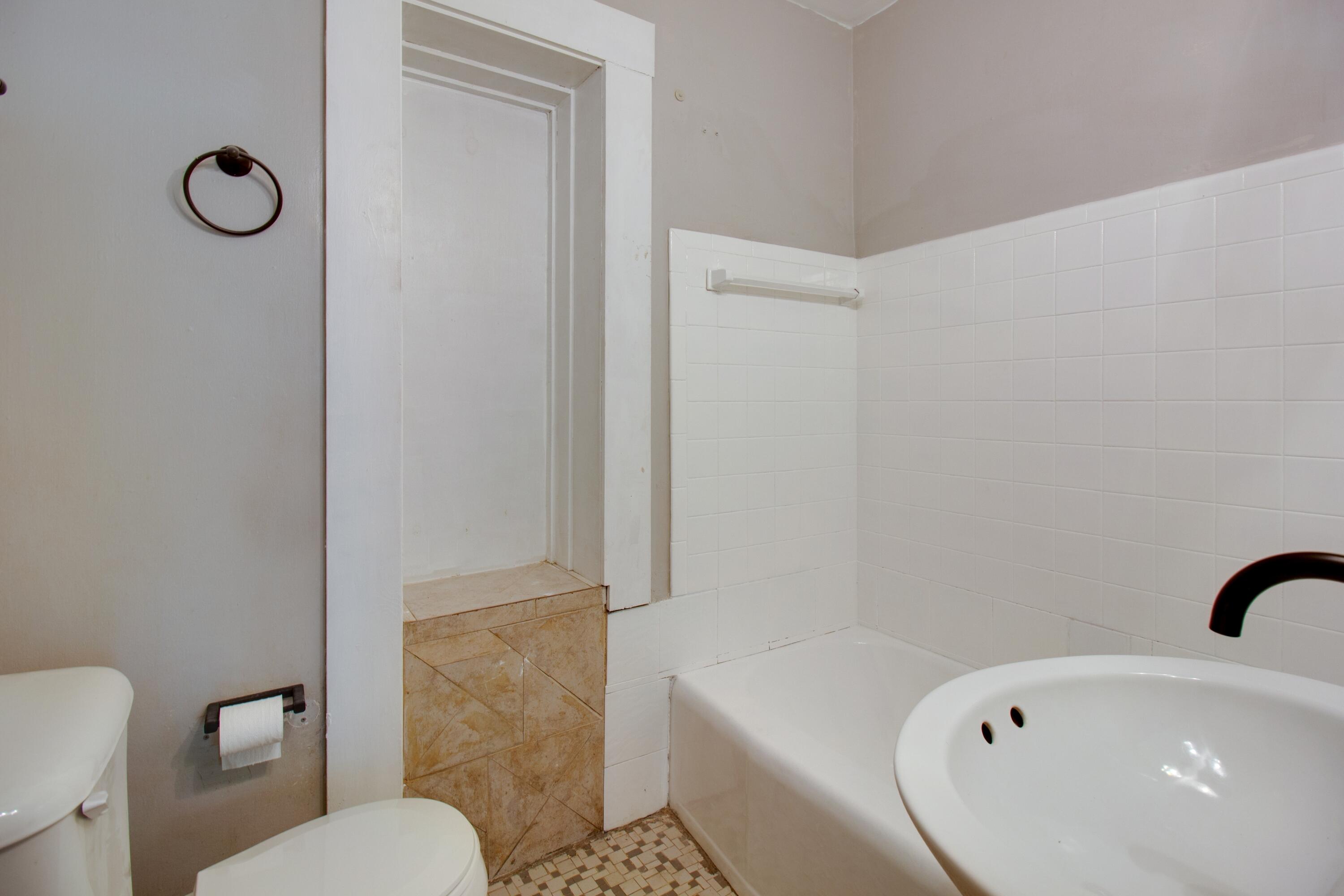 192 Adkinson Dr Drive