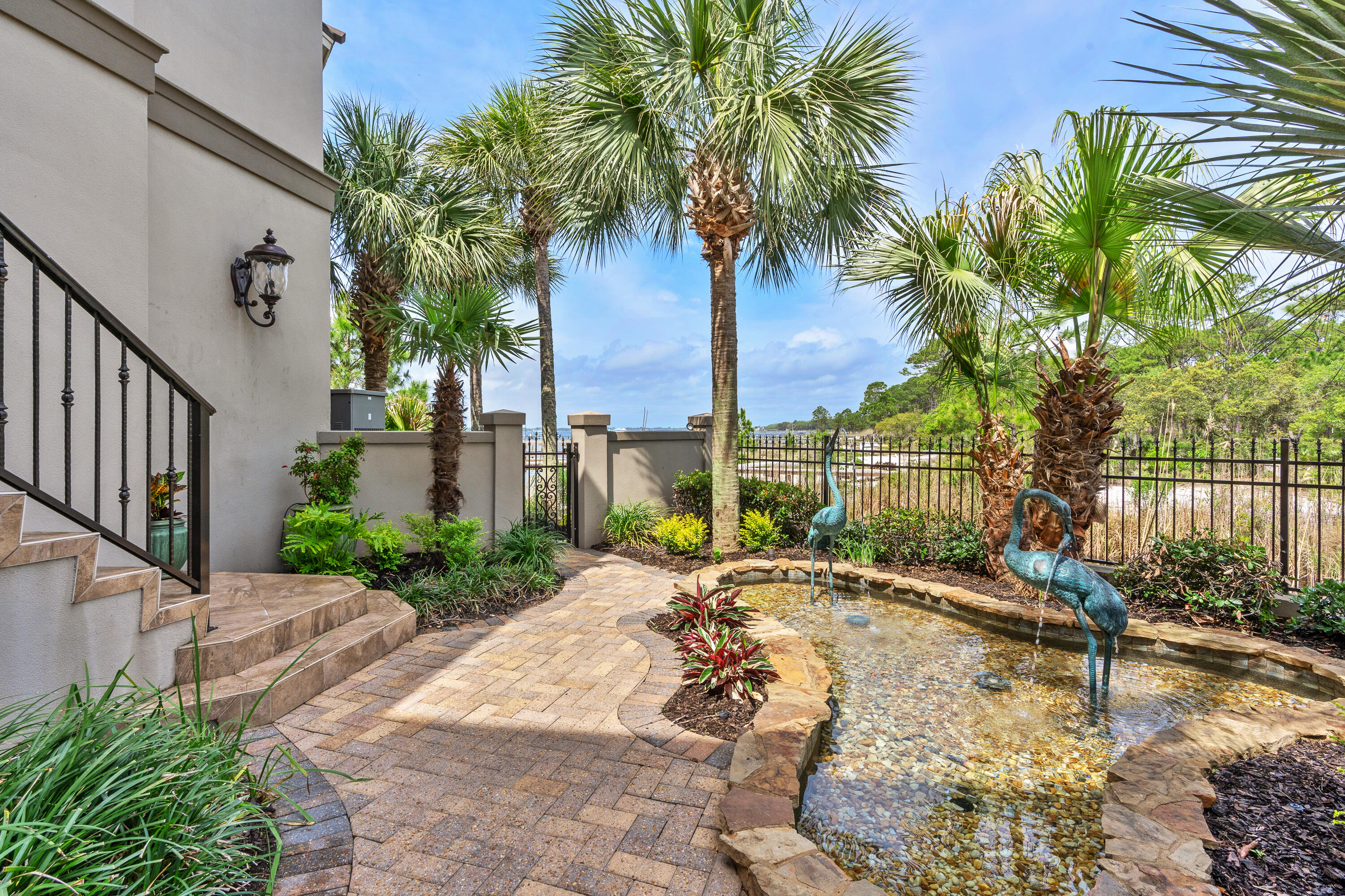 753 Boulevard of the Champions