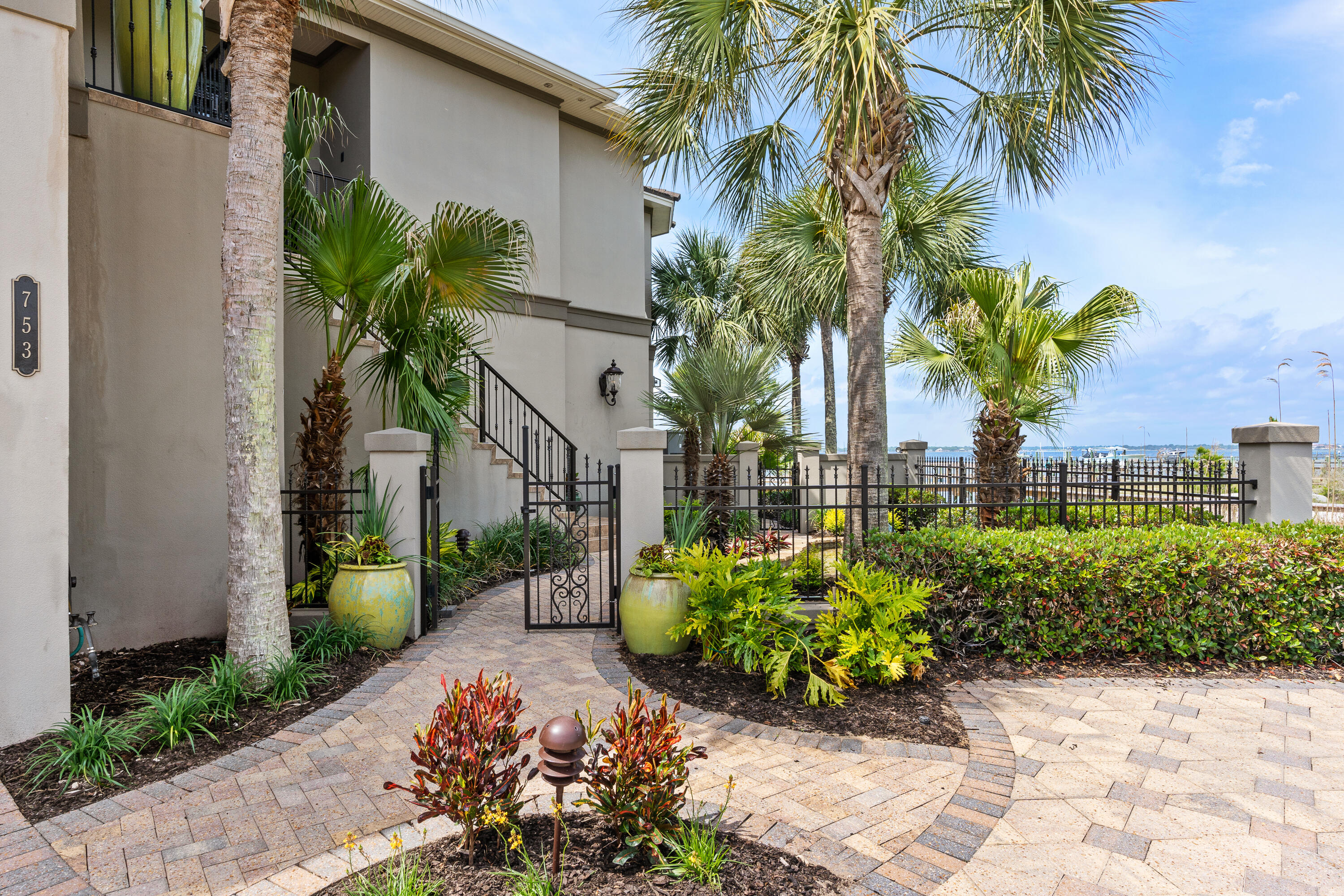 753 Boulevard of the Champions