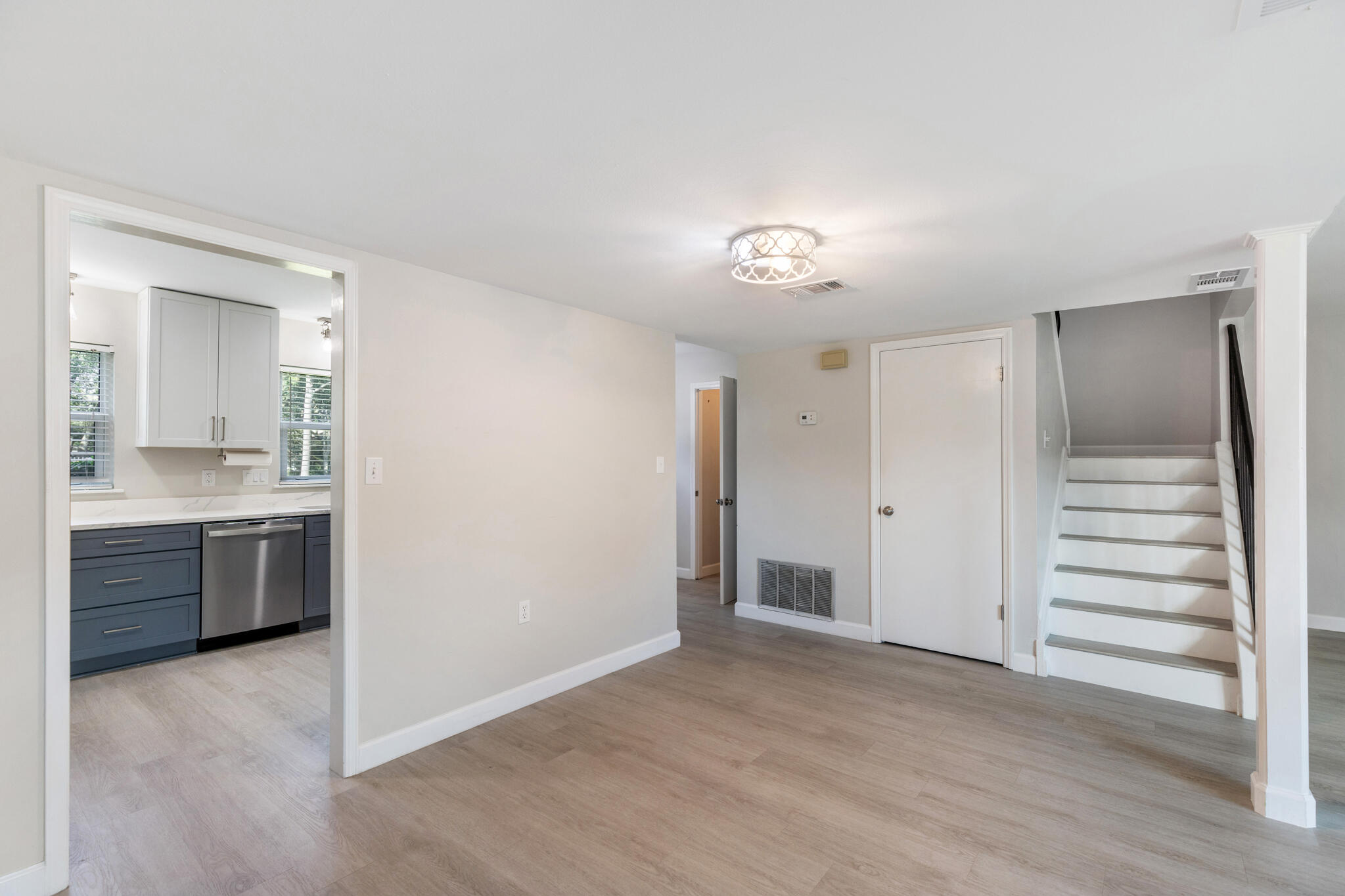 29 11Th Street, A, Shalimar Unit: A