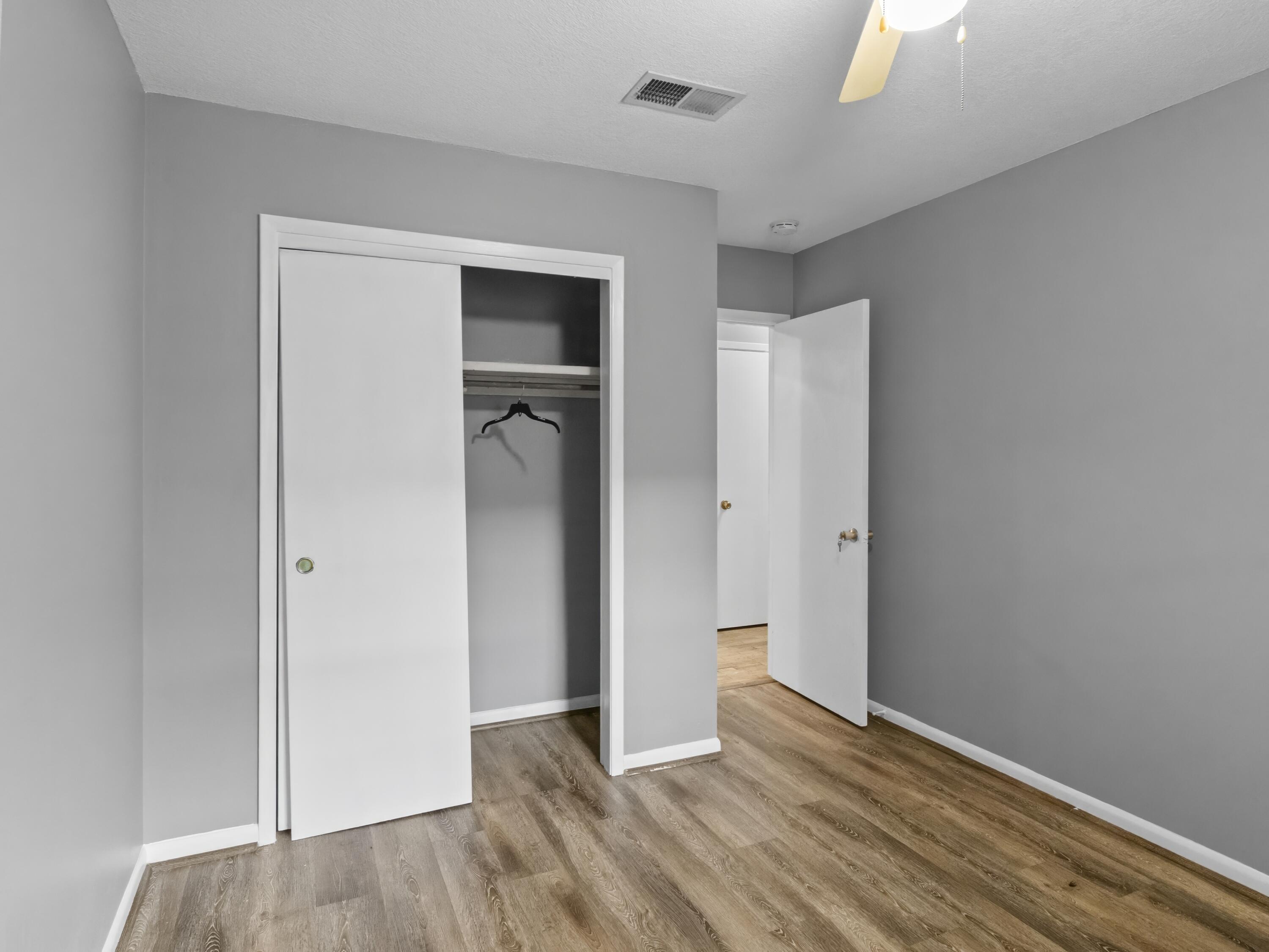 15 W Casa Loma Drive