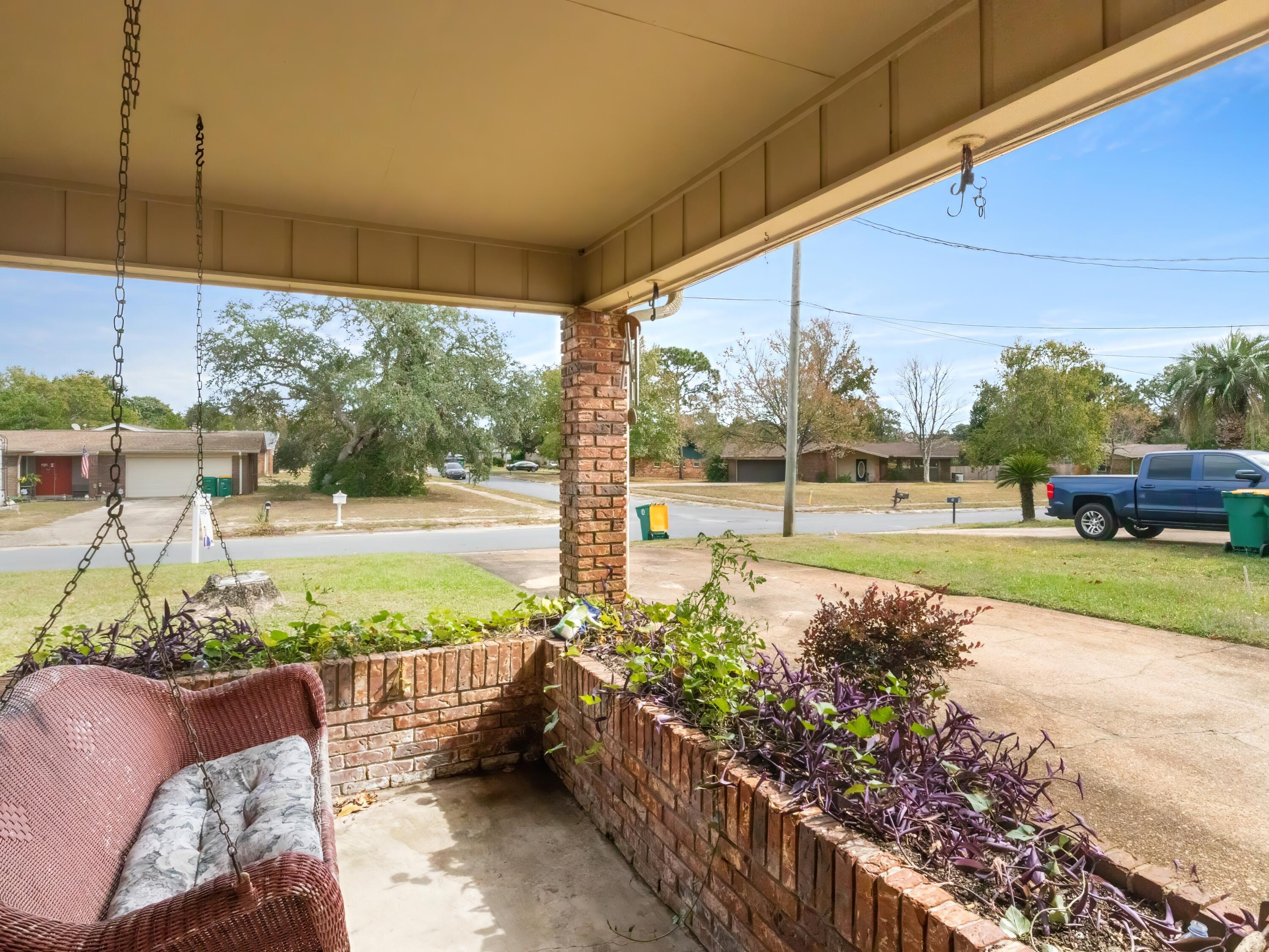 15 W Casa Loma Drive