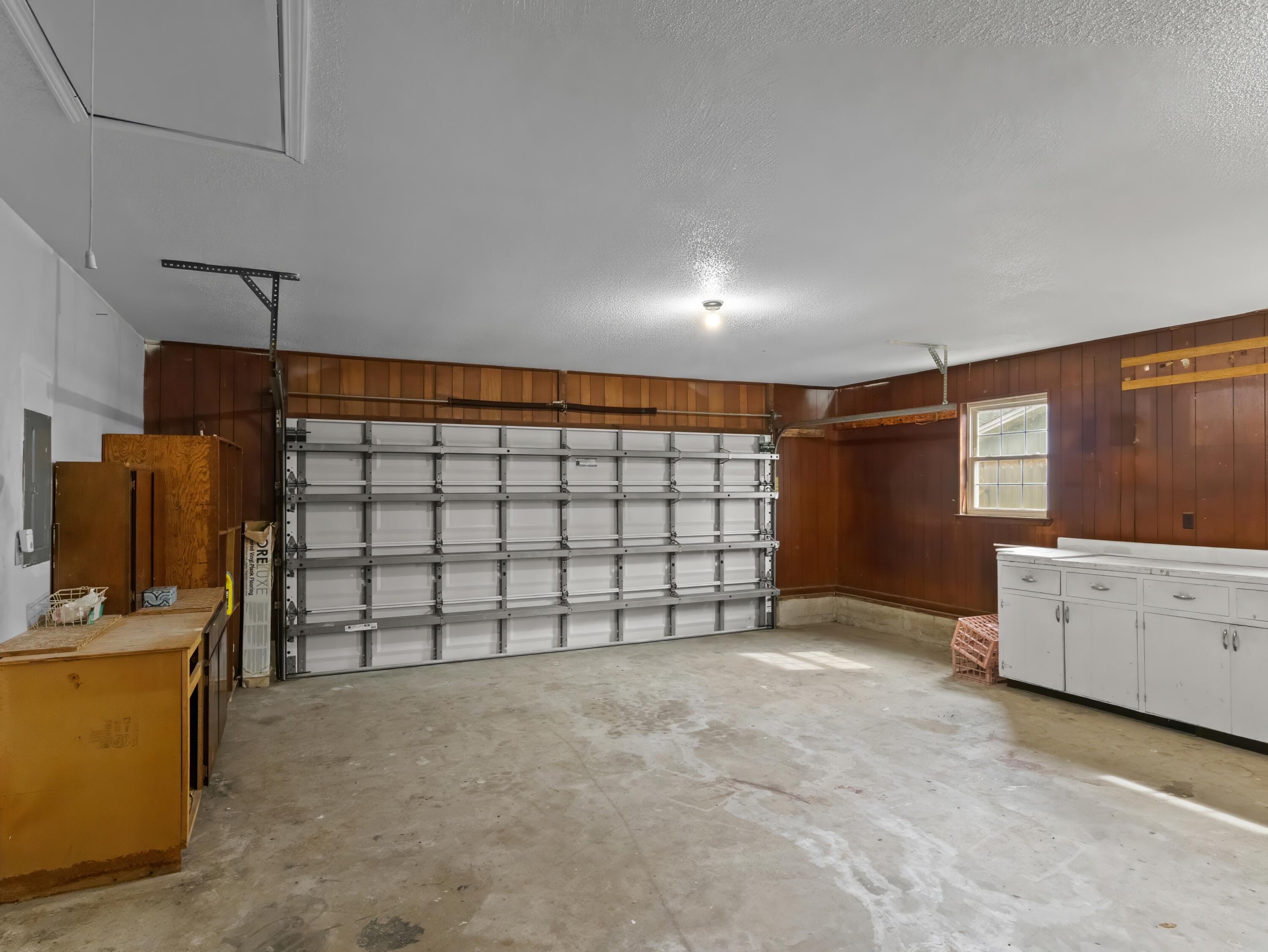 15 W Casa Loma Drive