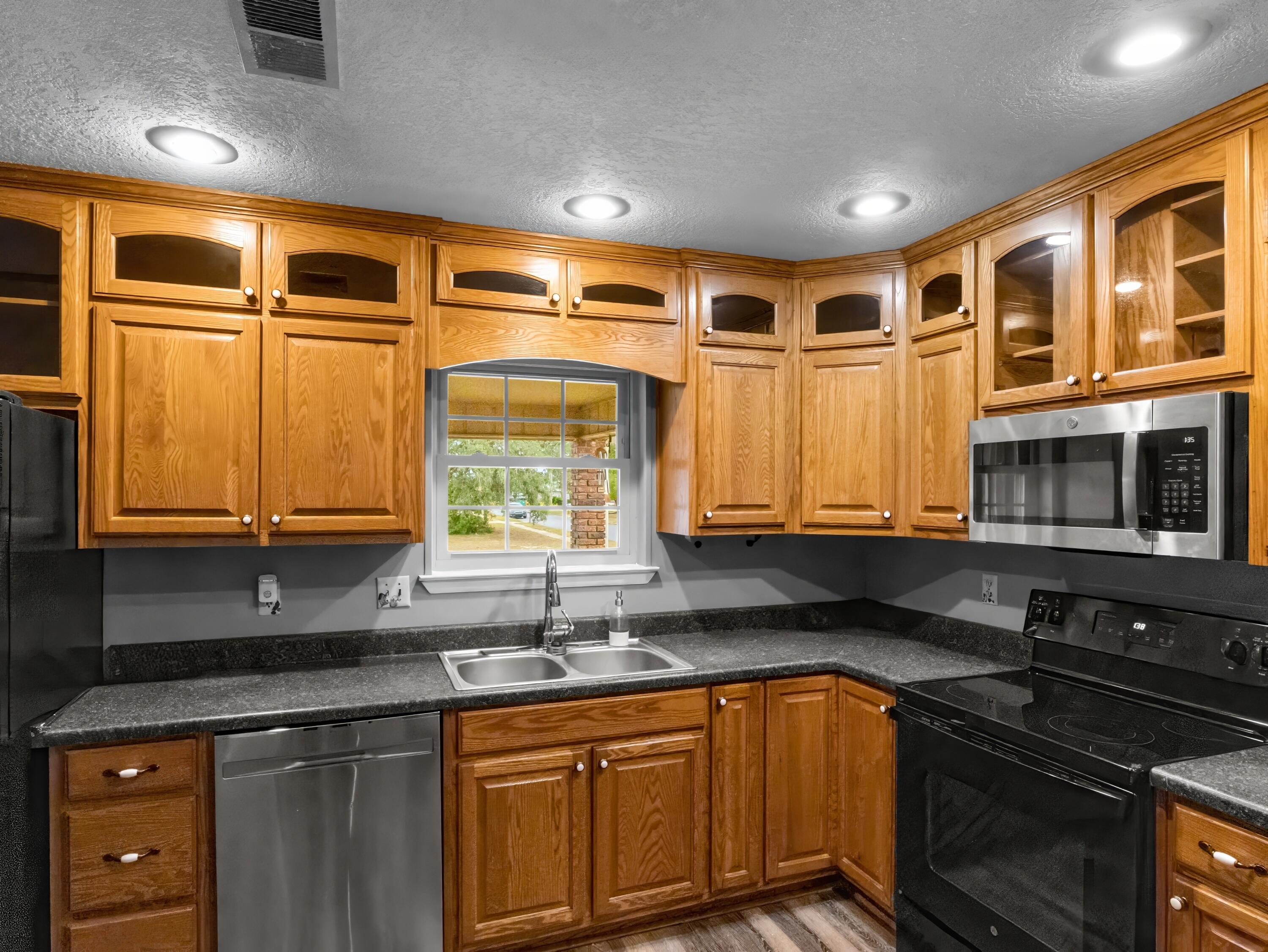 15 W Casa Loma Drive