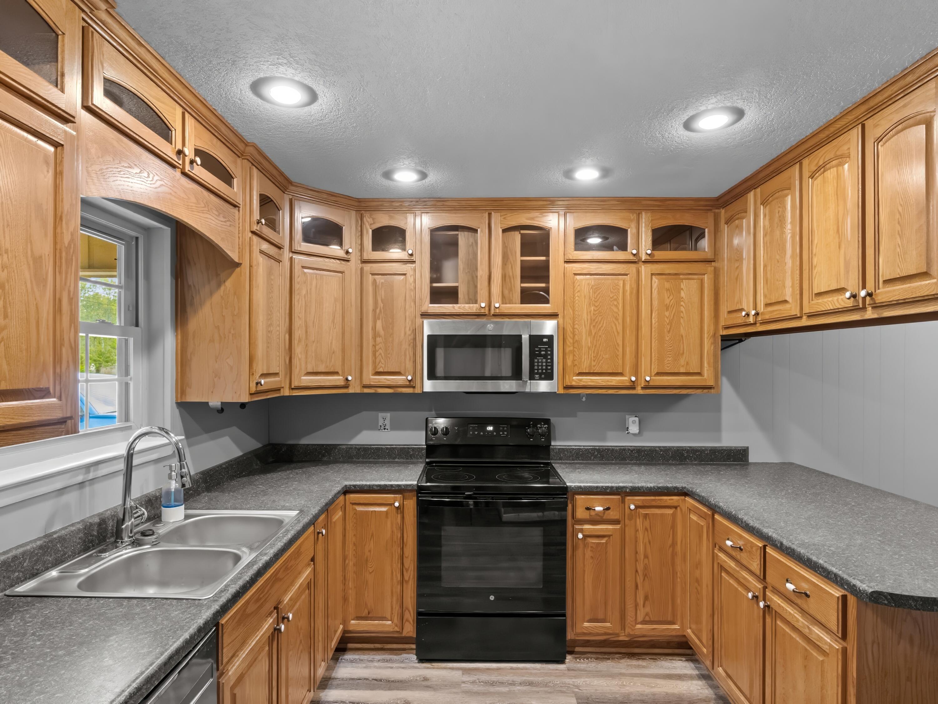 15 W Casa Loma Drive