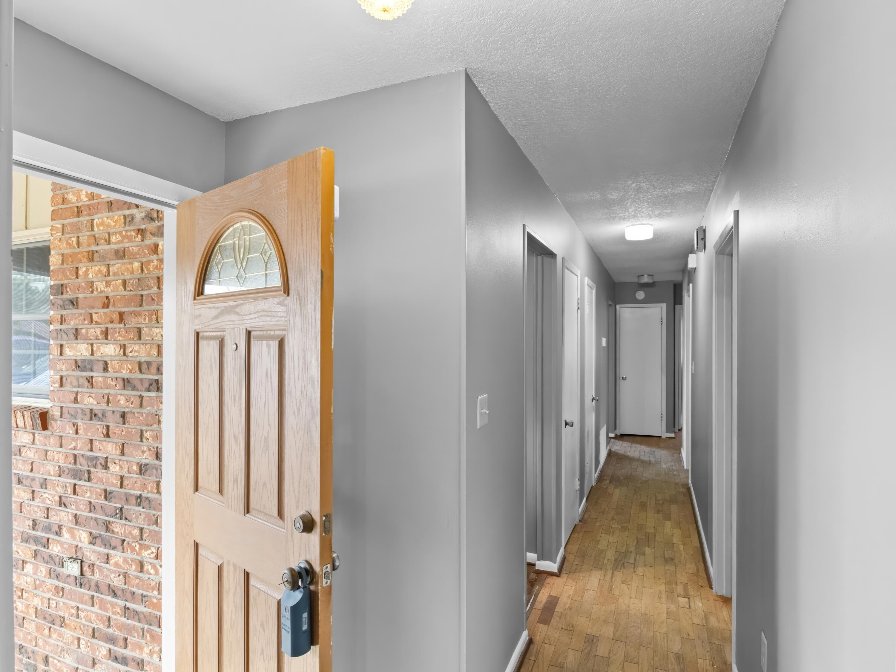 15 W Casa Loma Drive