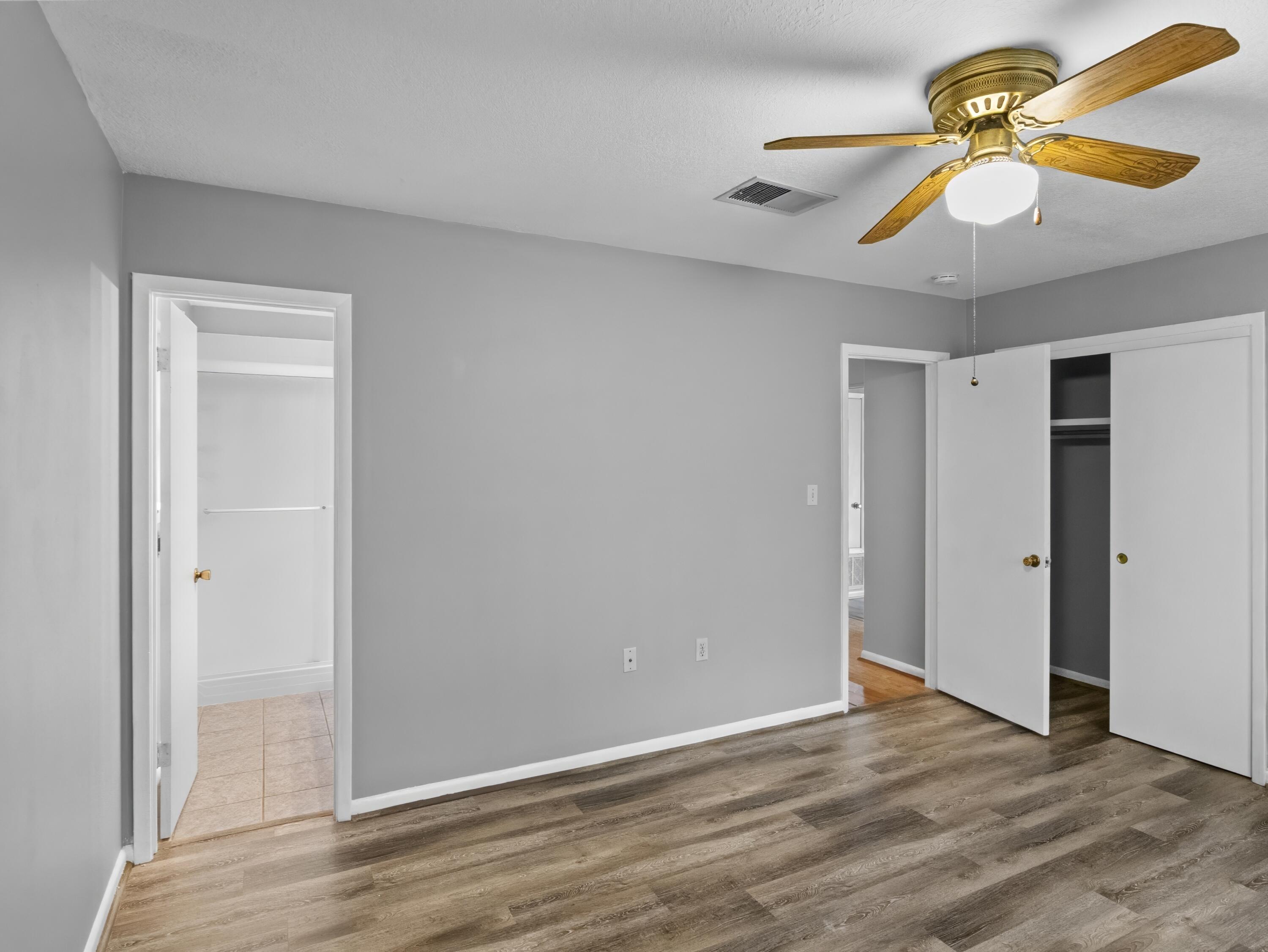 15 W Casa Loma Drive