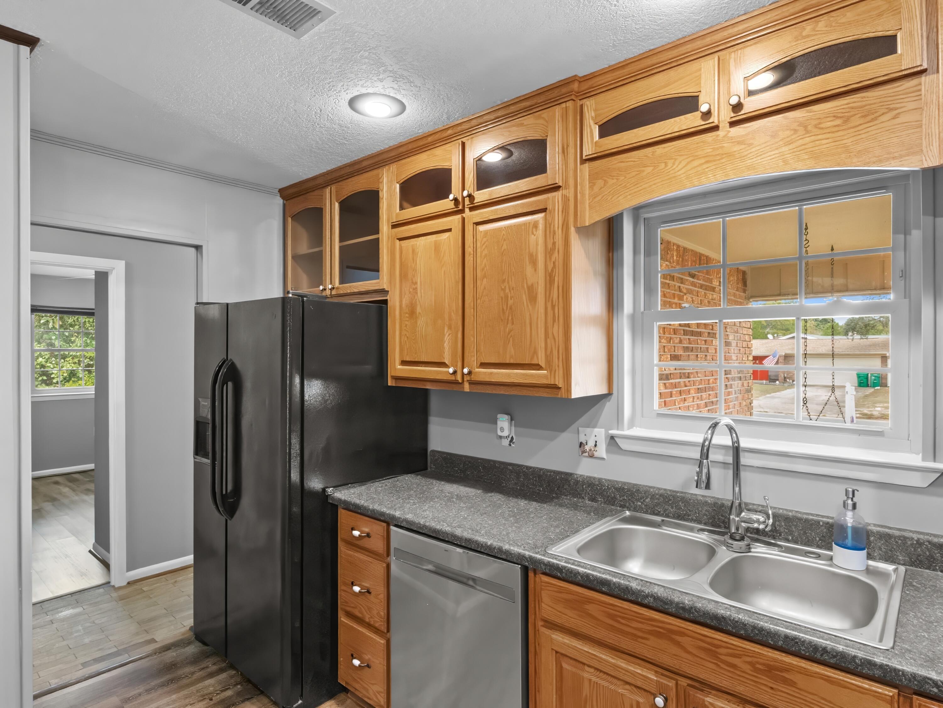 15 W Casa Loma Drive