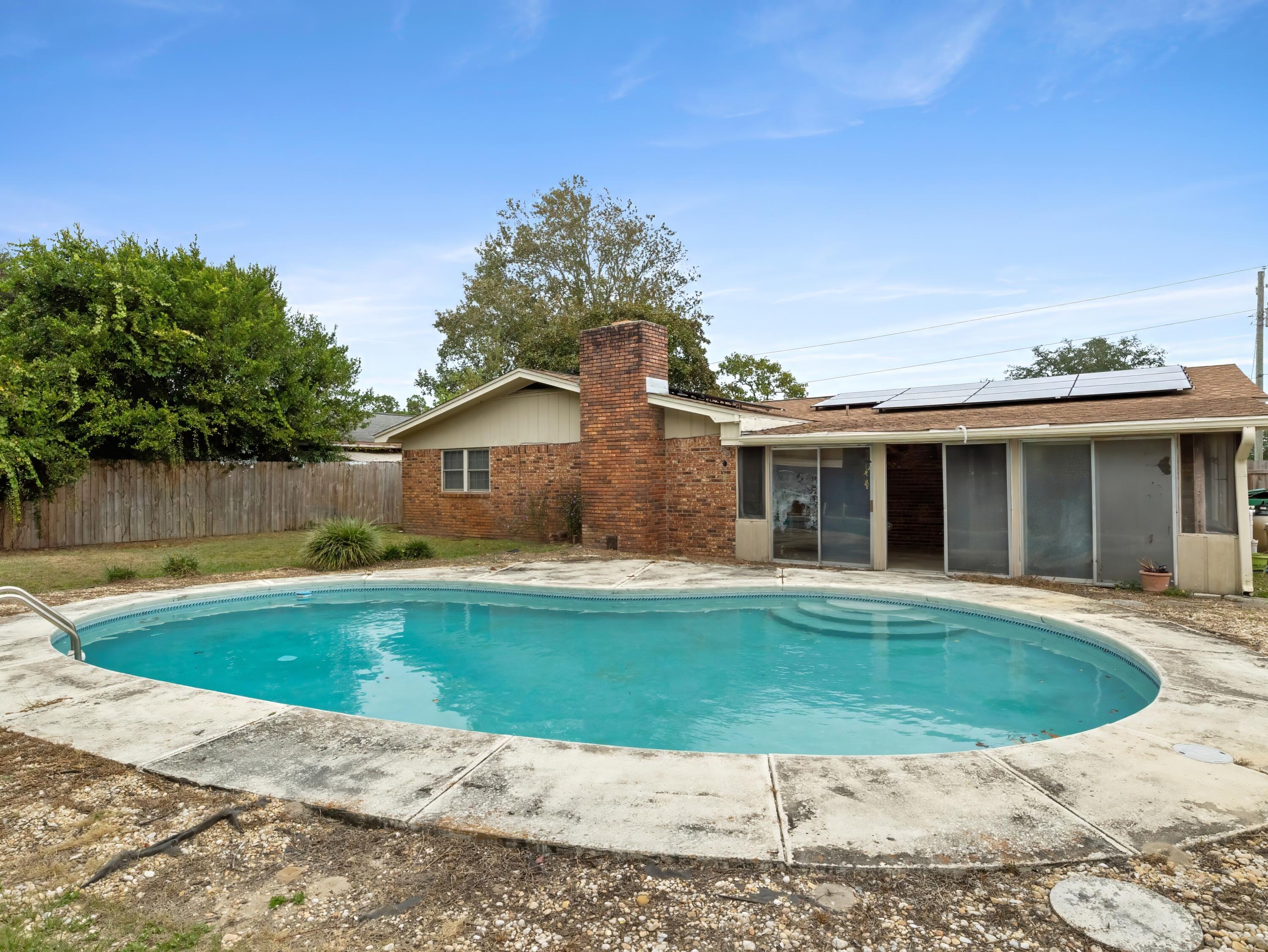 15 W Casa Loma Drive