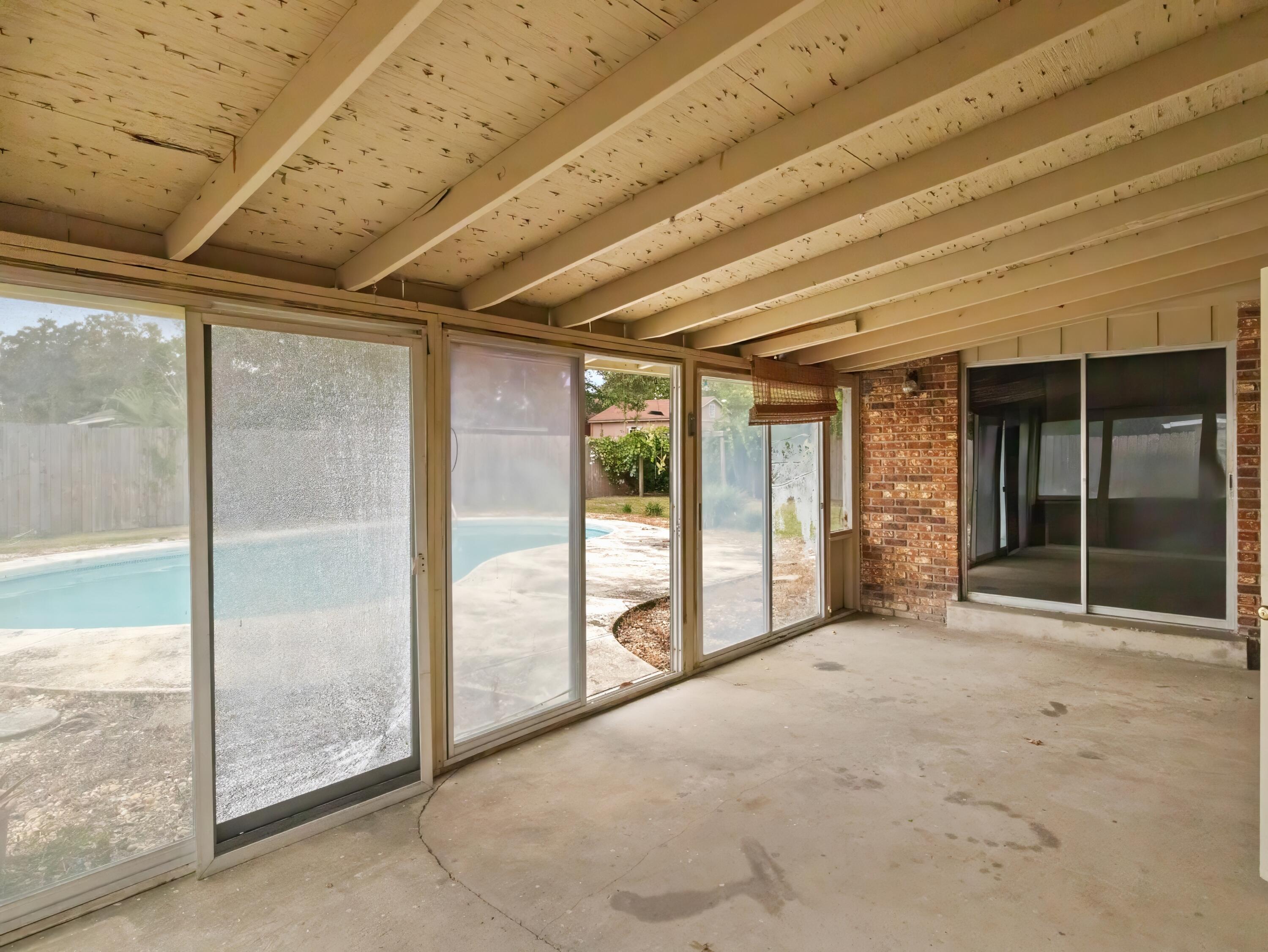 15 W Casa Loma Drive