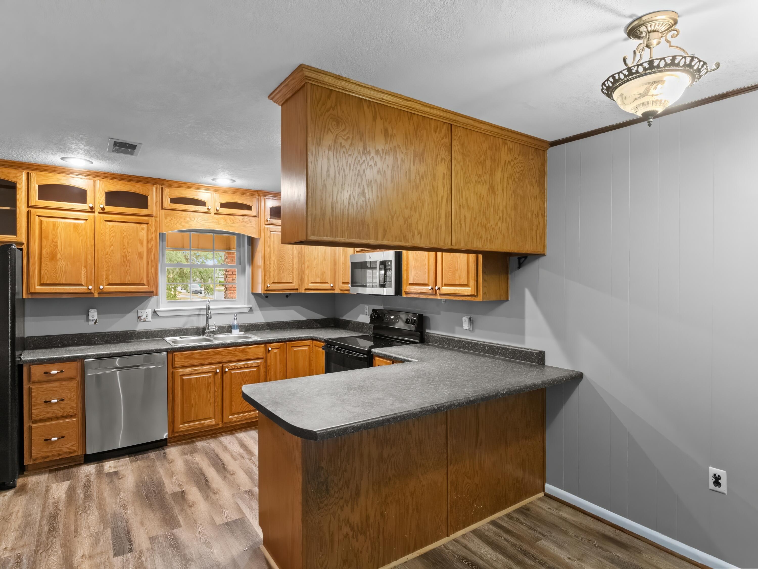 15 W Casa Loma Drive