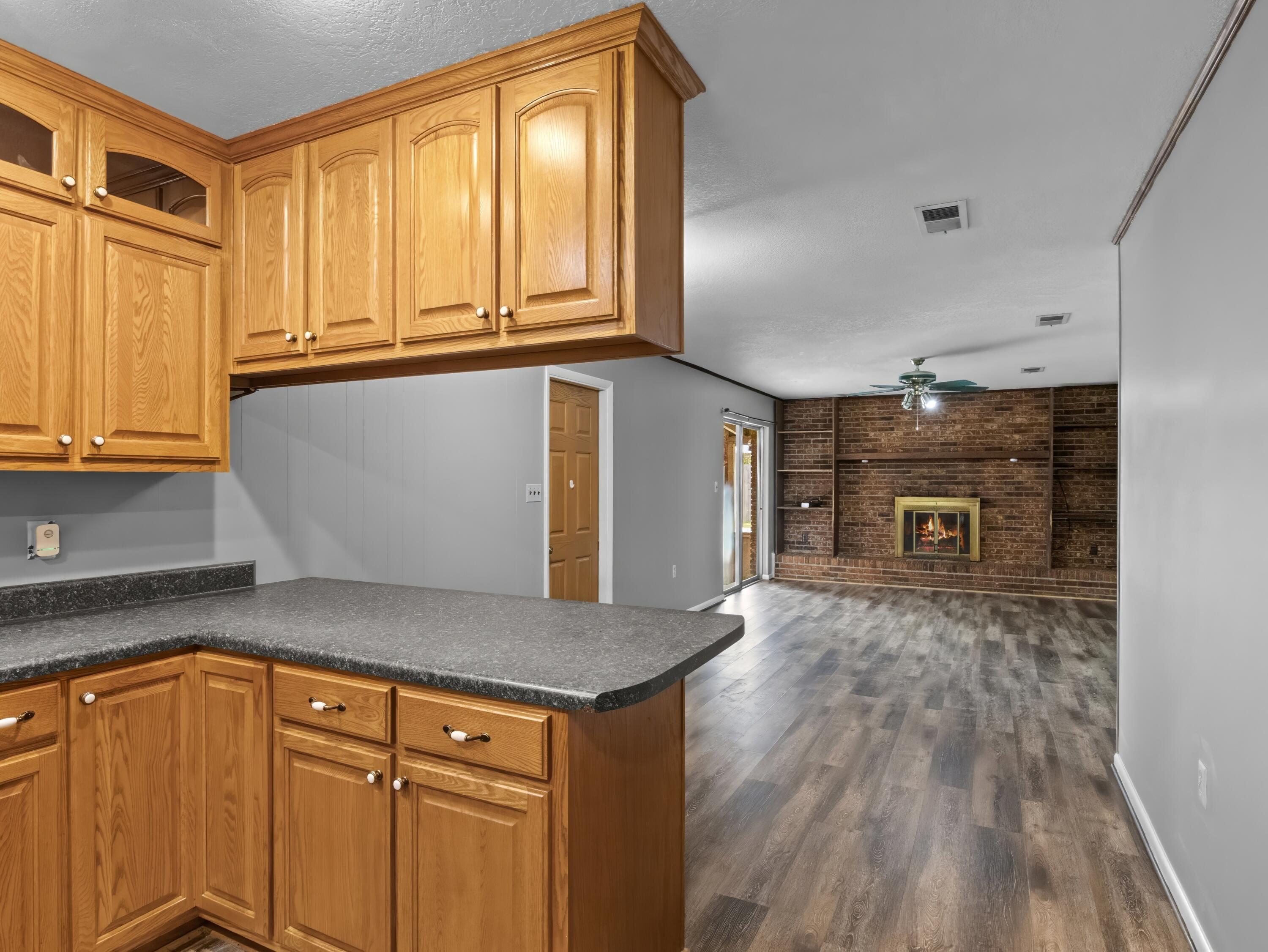 15 W Casa Loma Drive