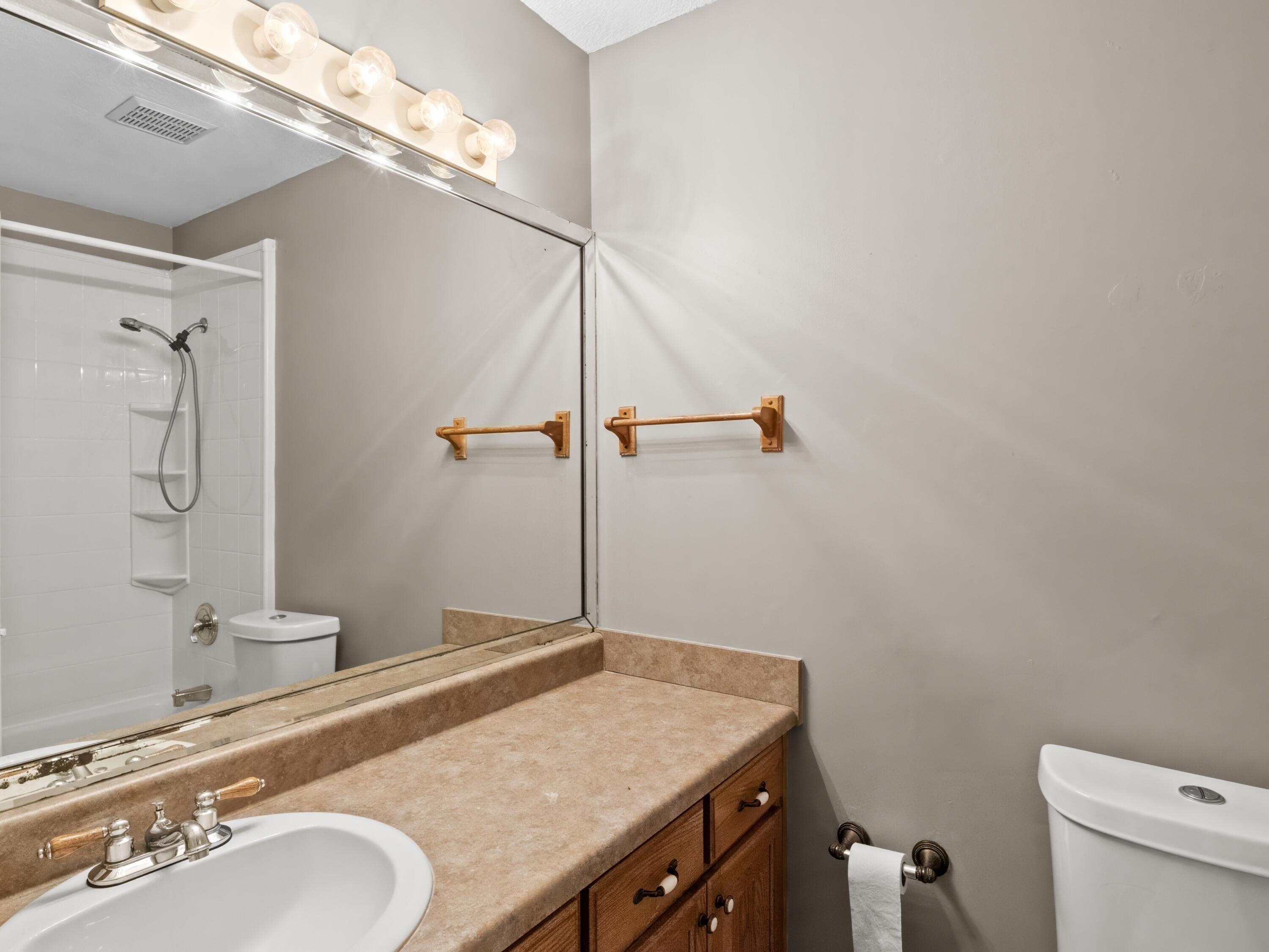 15 W Casa Loma Drive