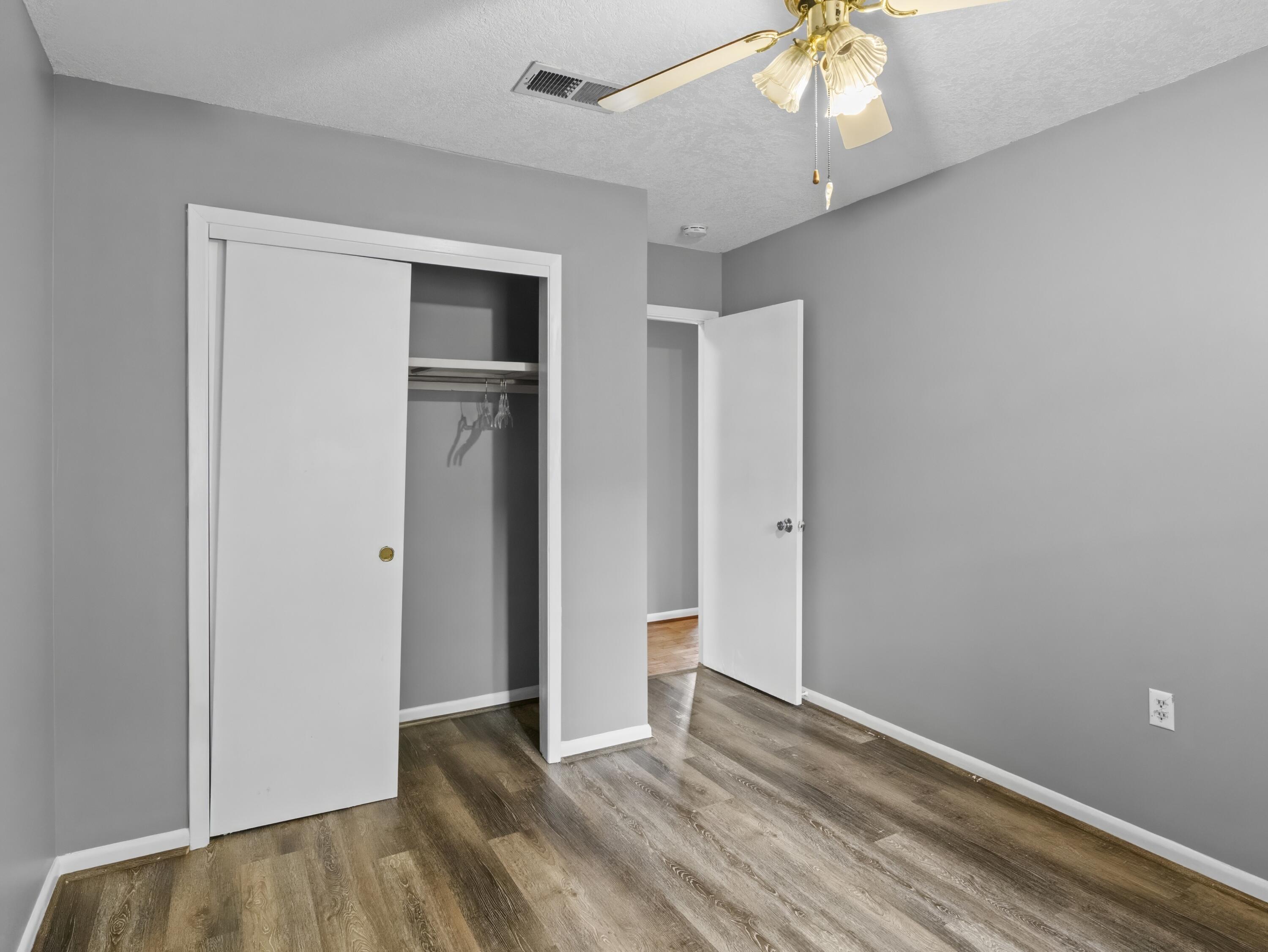 15 W Casa Loma Drive