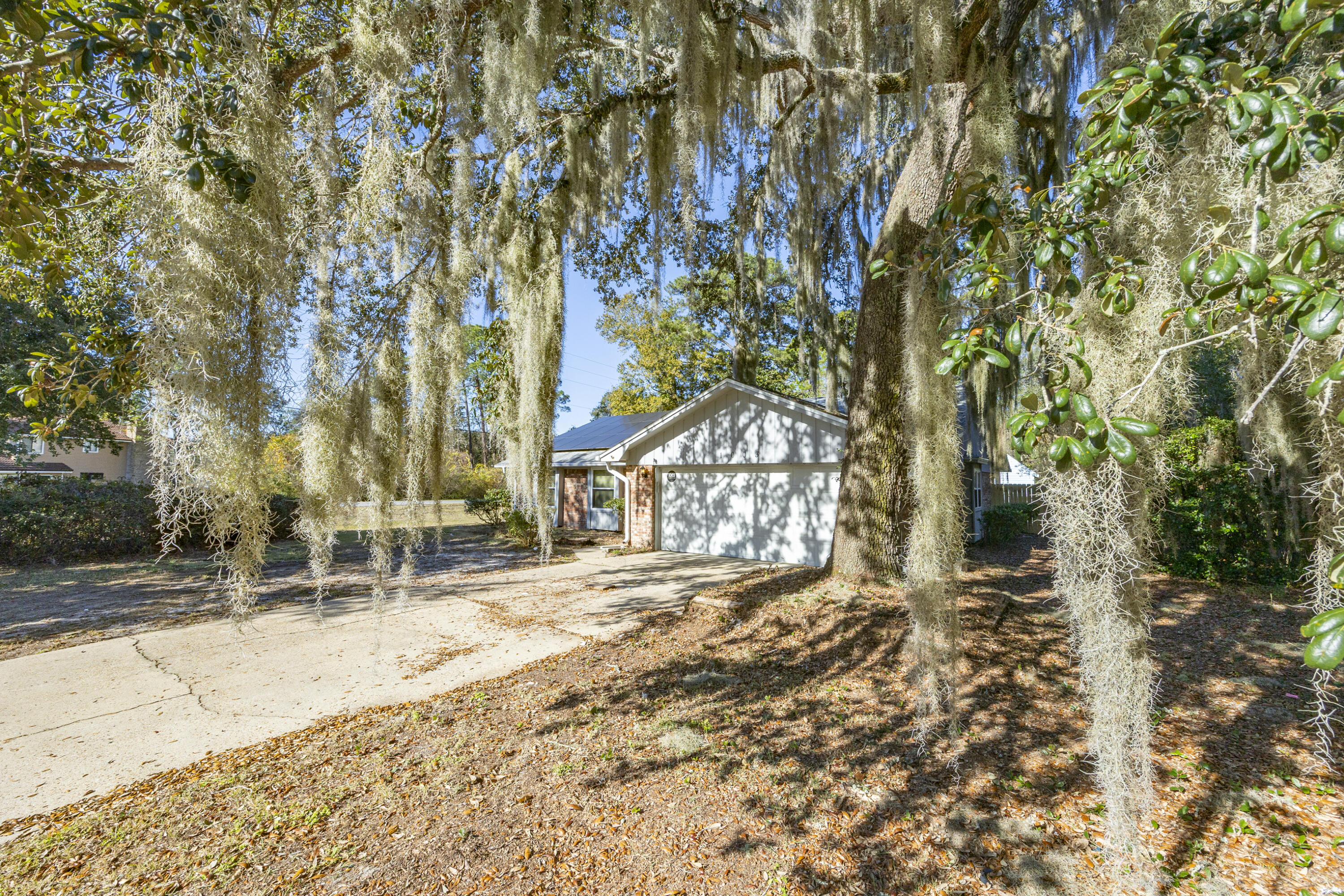 1003 Darlington Oak Drive