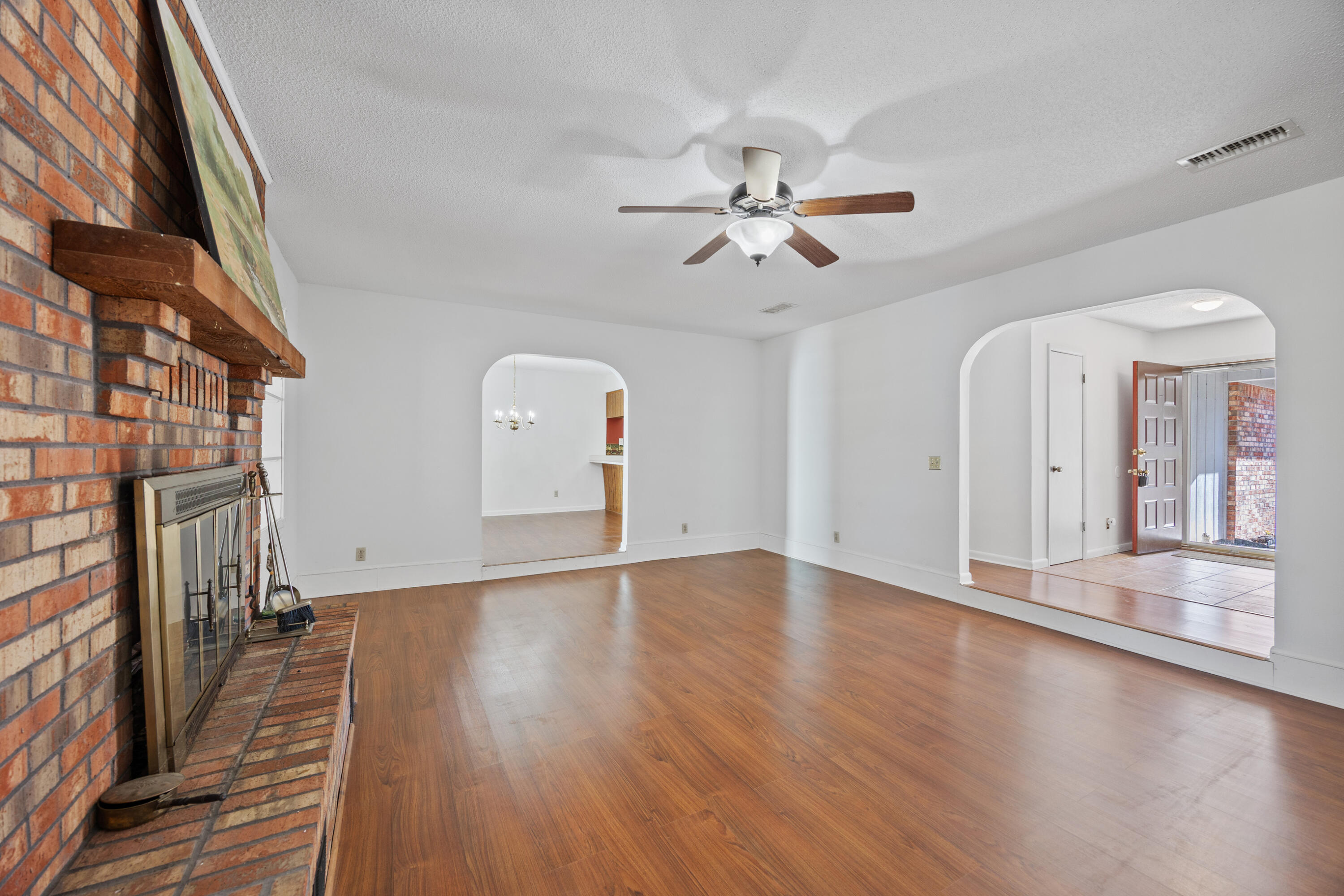 1003 Darlington Oak Drive