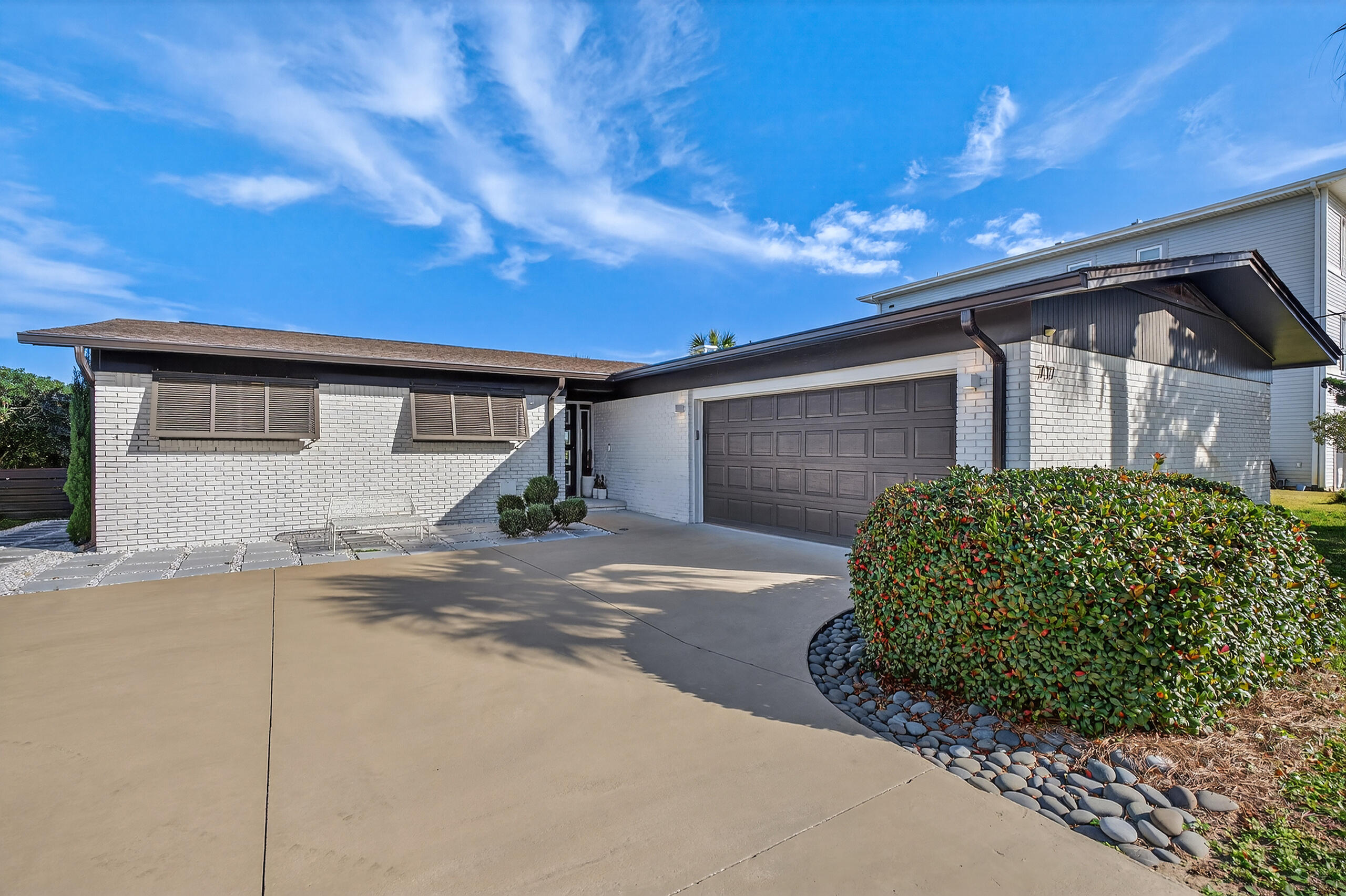 717 Sailfish Drive
