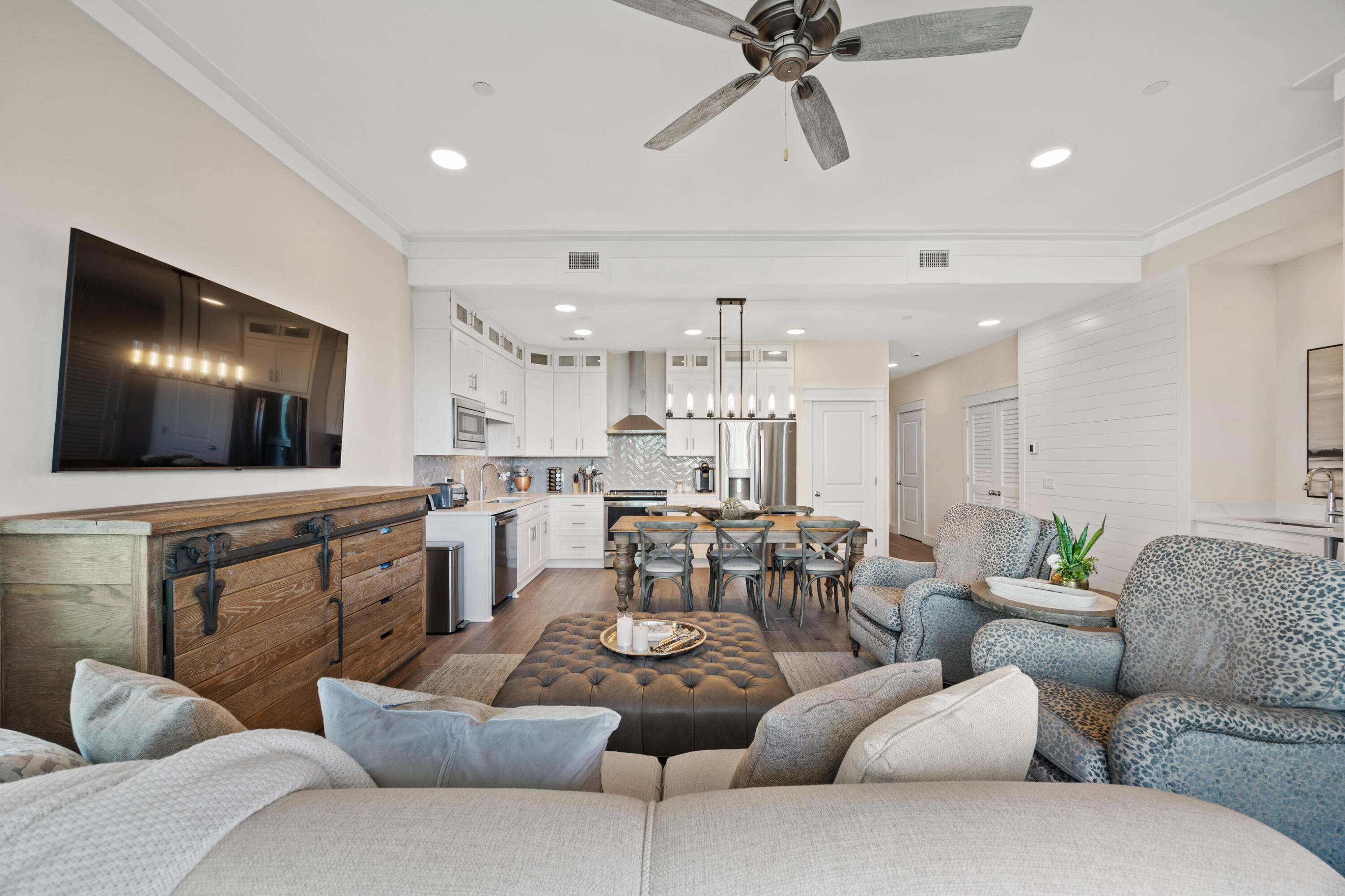 206 Henderson Resort Way 5404