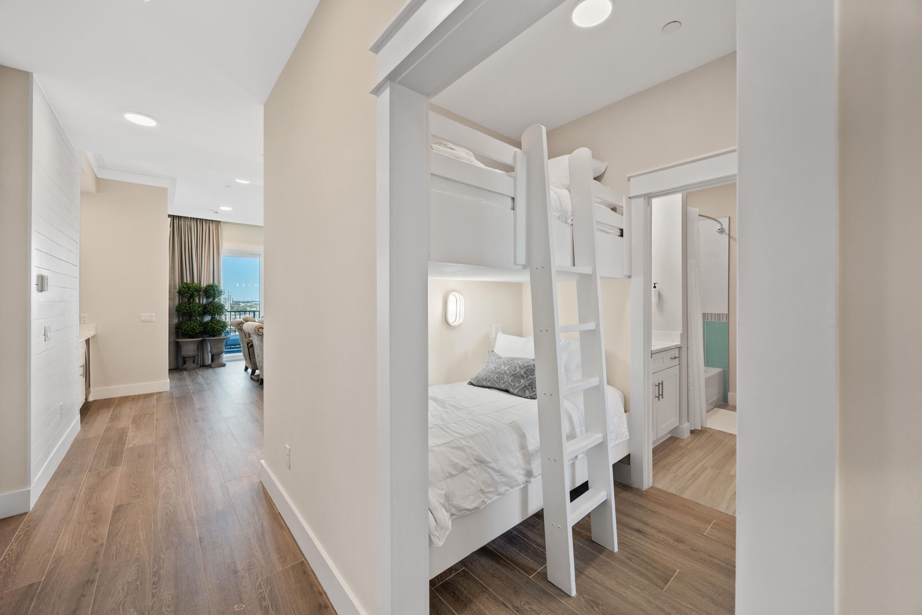 206 Henderson Resort Way 5404