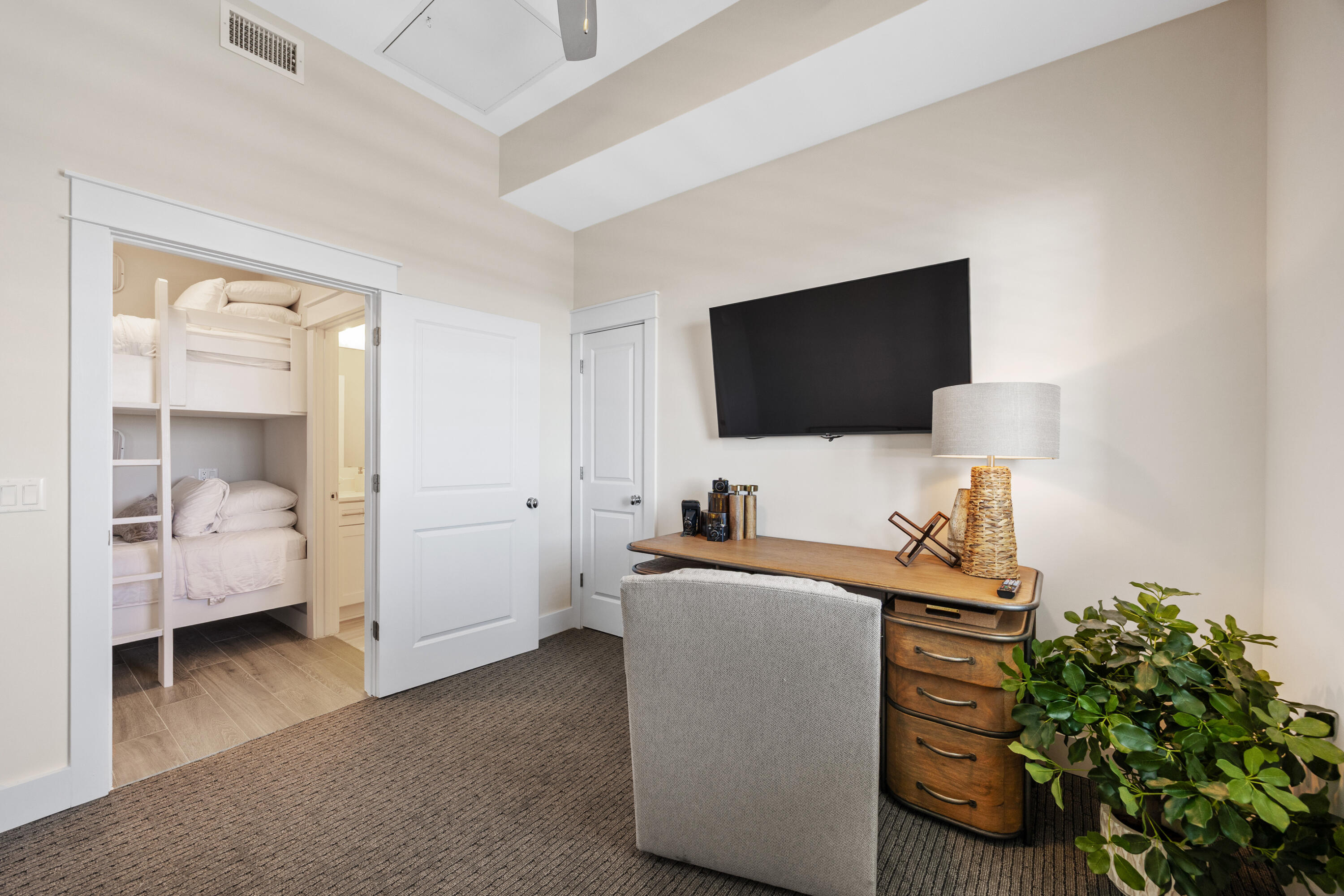 206 Henderson Resort Way 5404