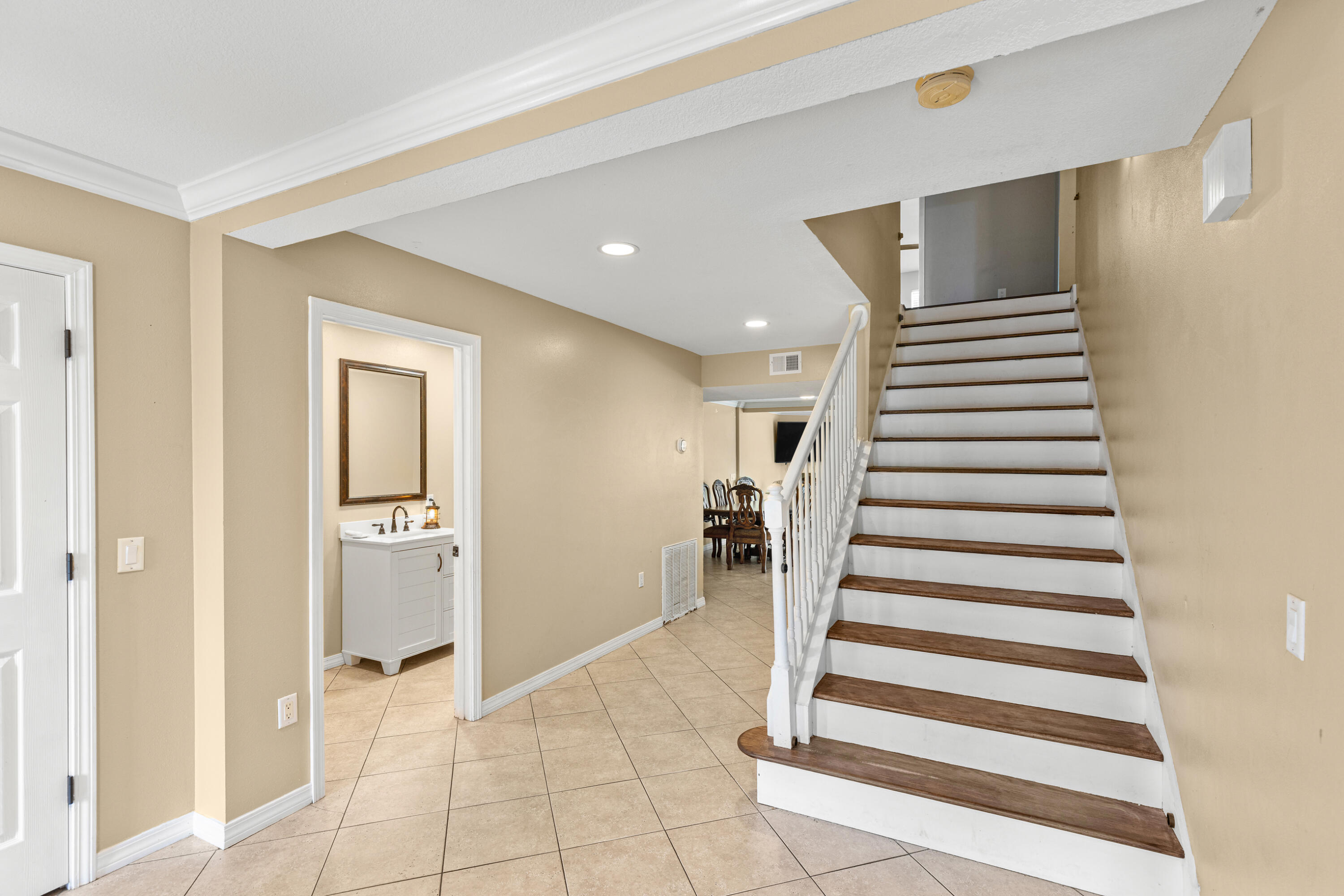 5 NE Bedford Place
