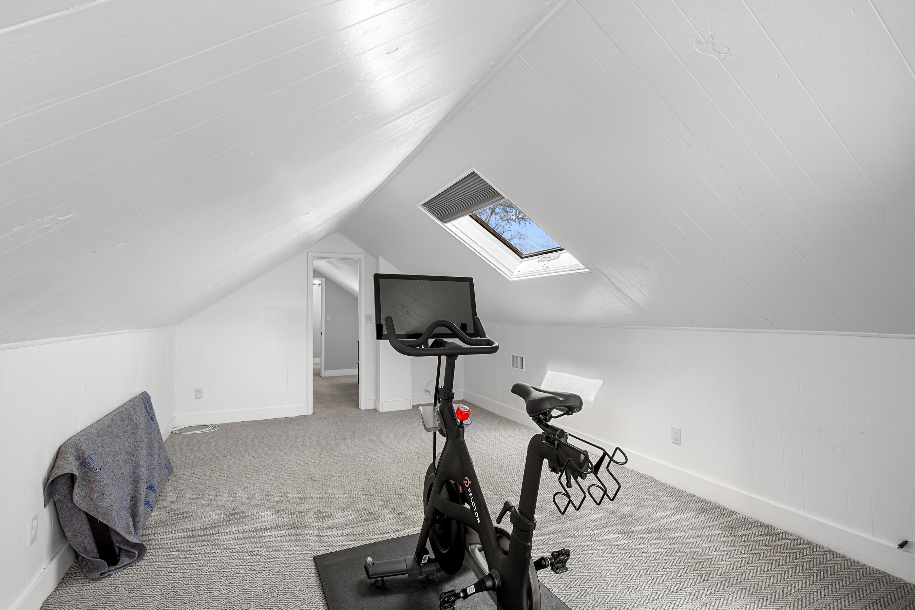 15 NE Wedgewood Lane