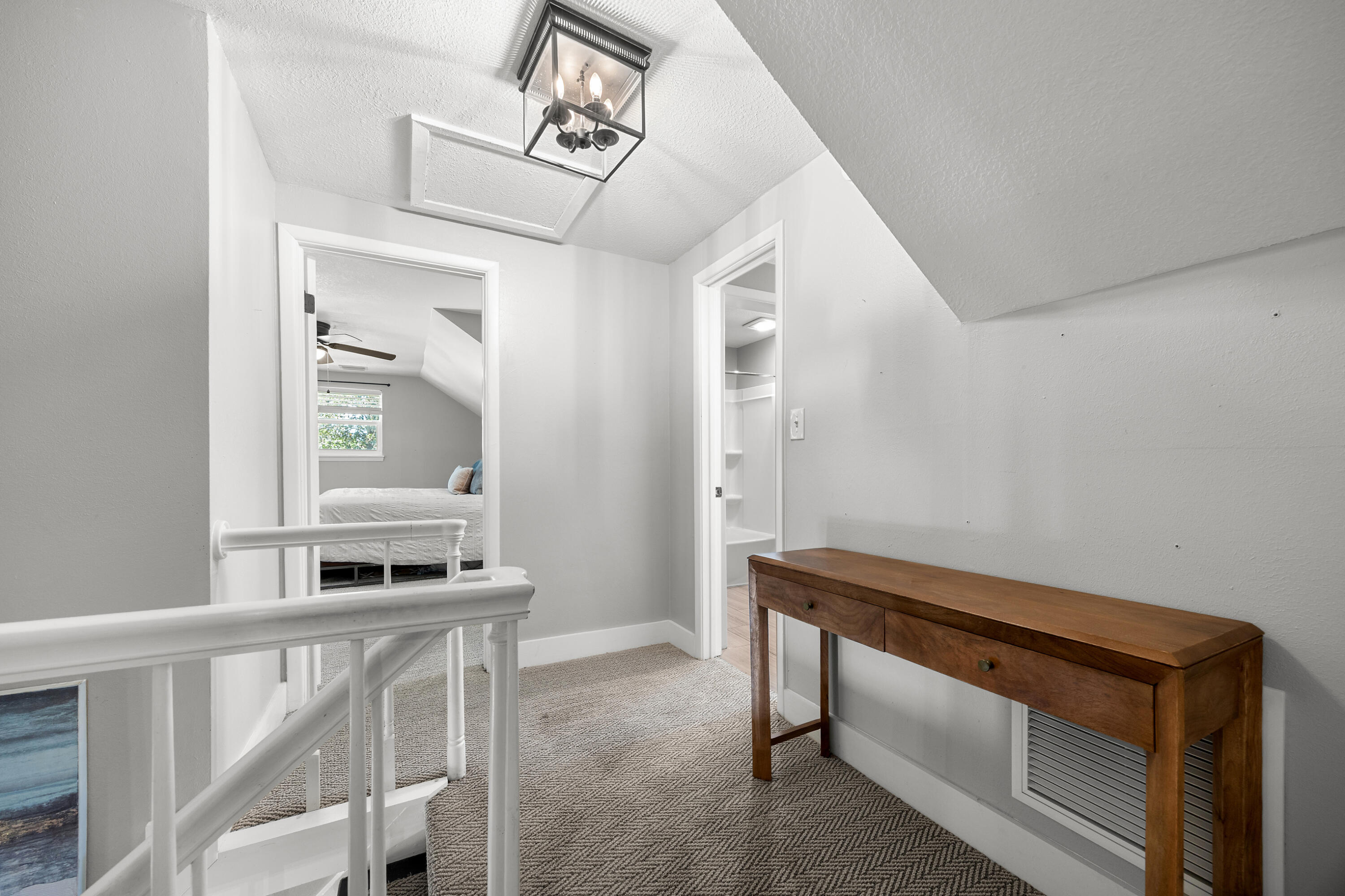 15 NE Wedgewood Lane