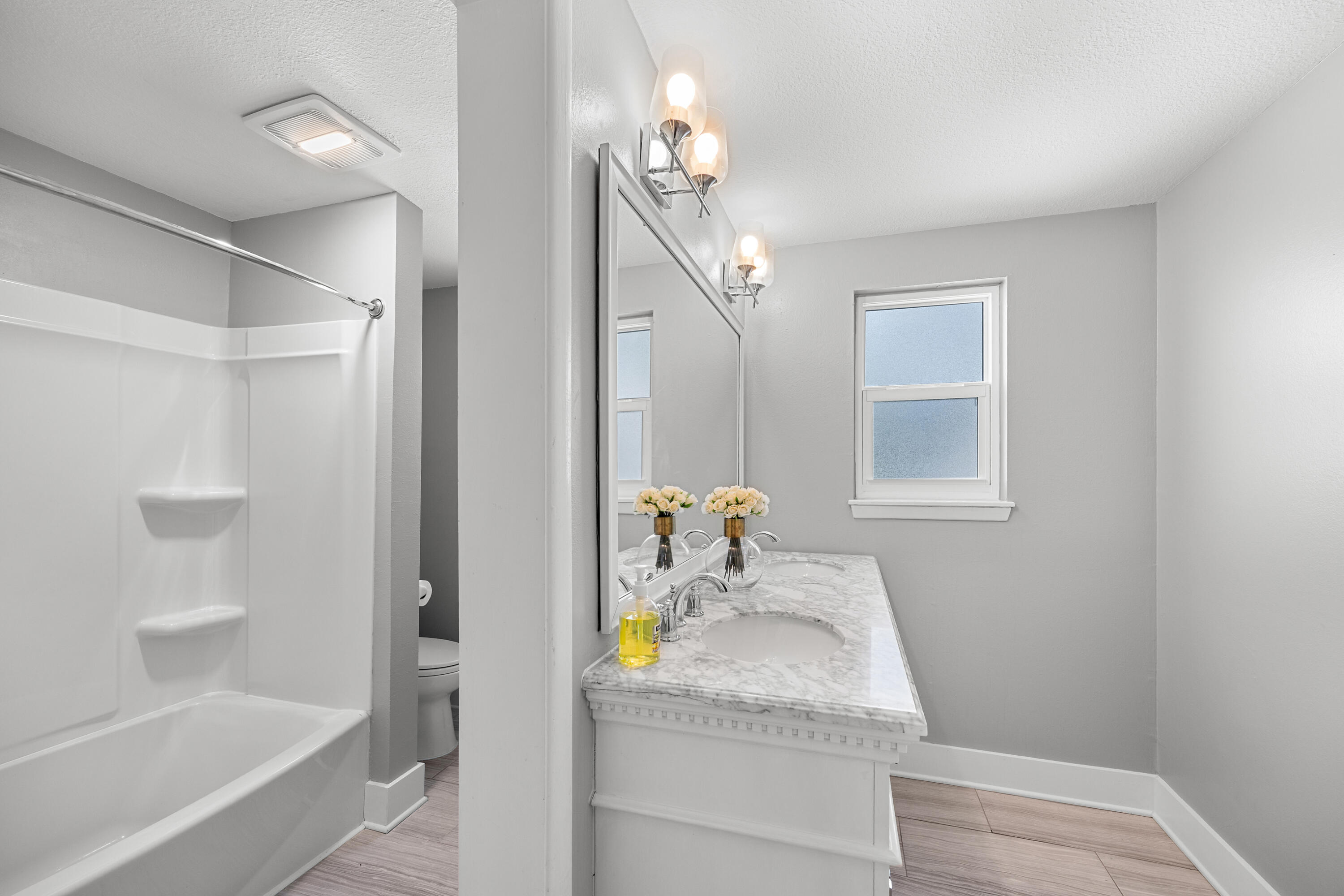 15 NE Wedgewood Lane