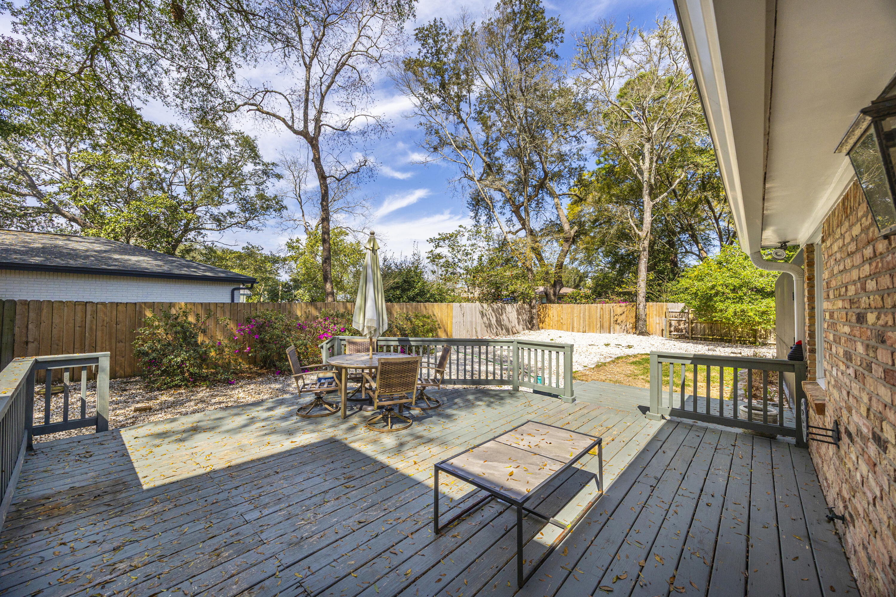 15 NE Wedgewood Lane