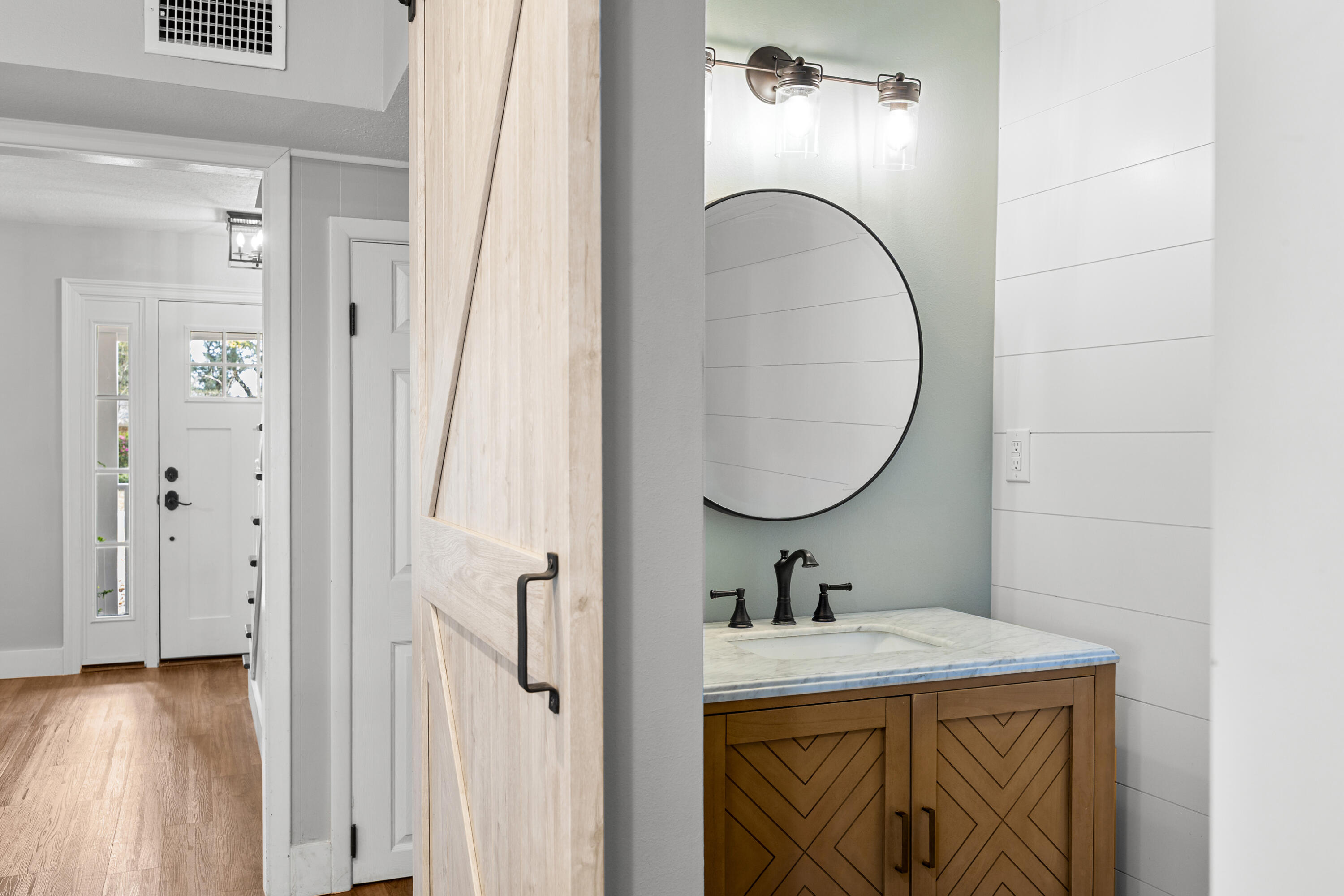 15 NE Wedgewood Lane