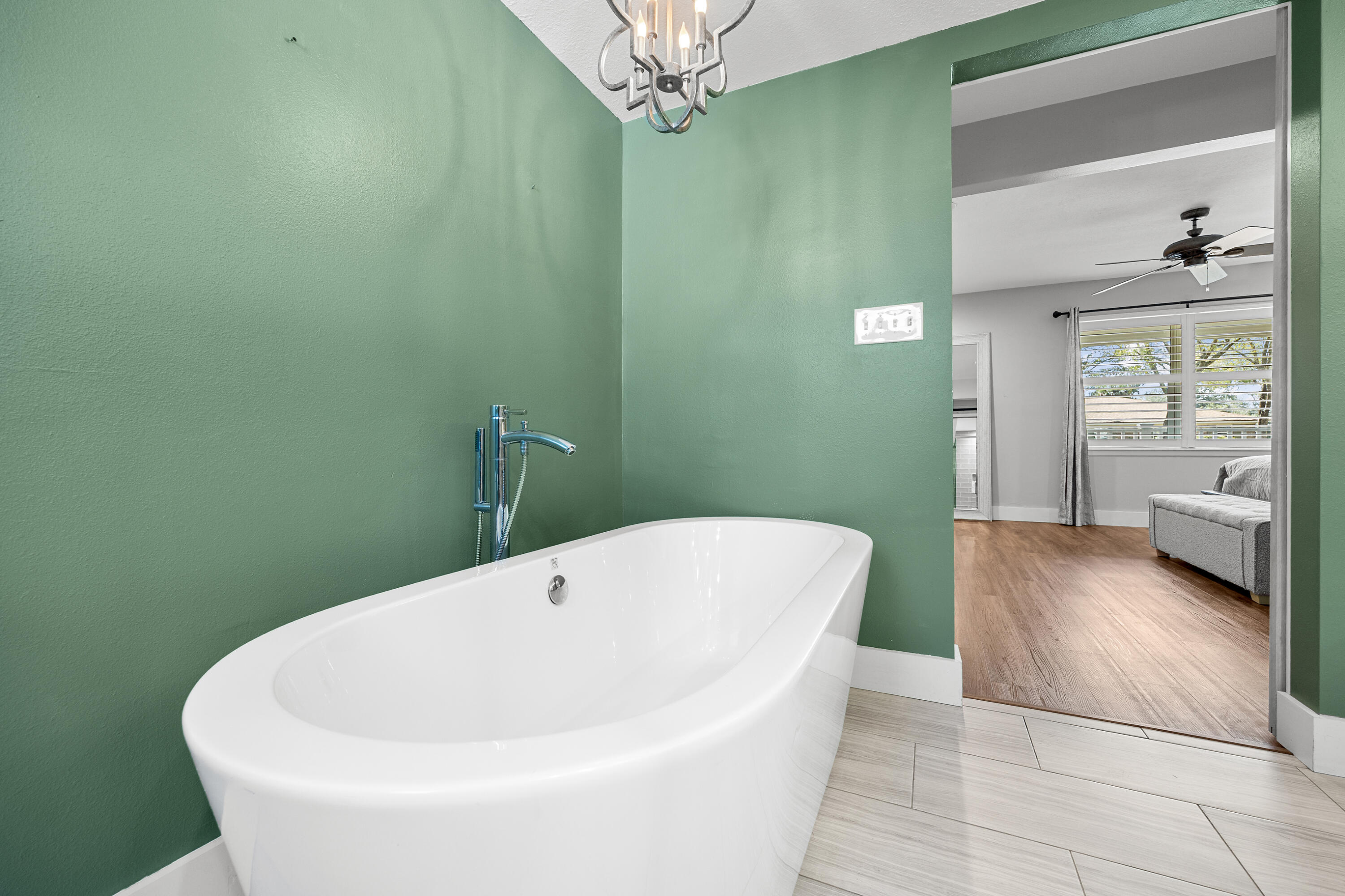 15 NE Wedgewood Lane