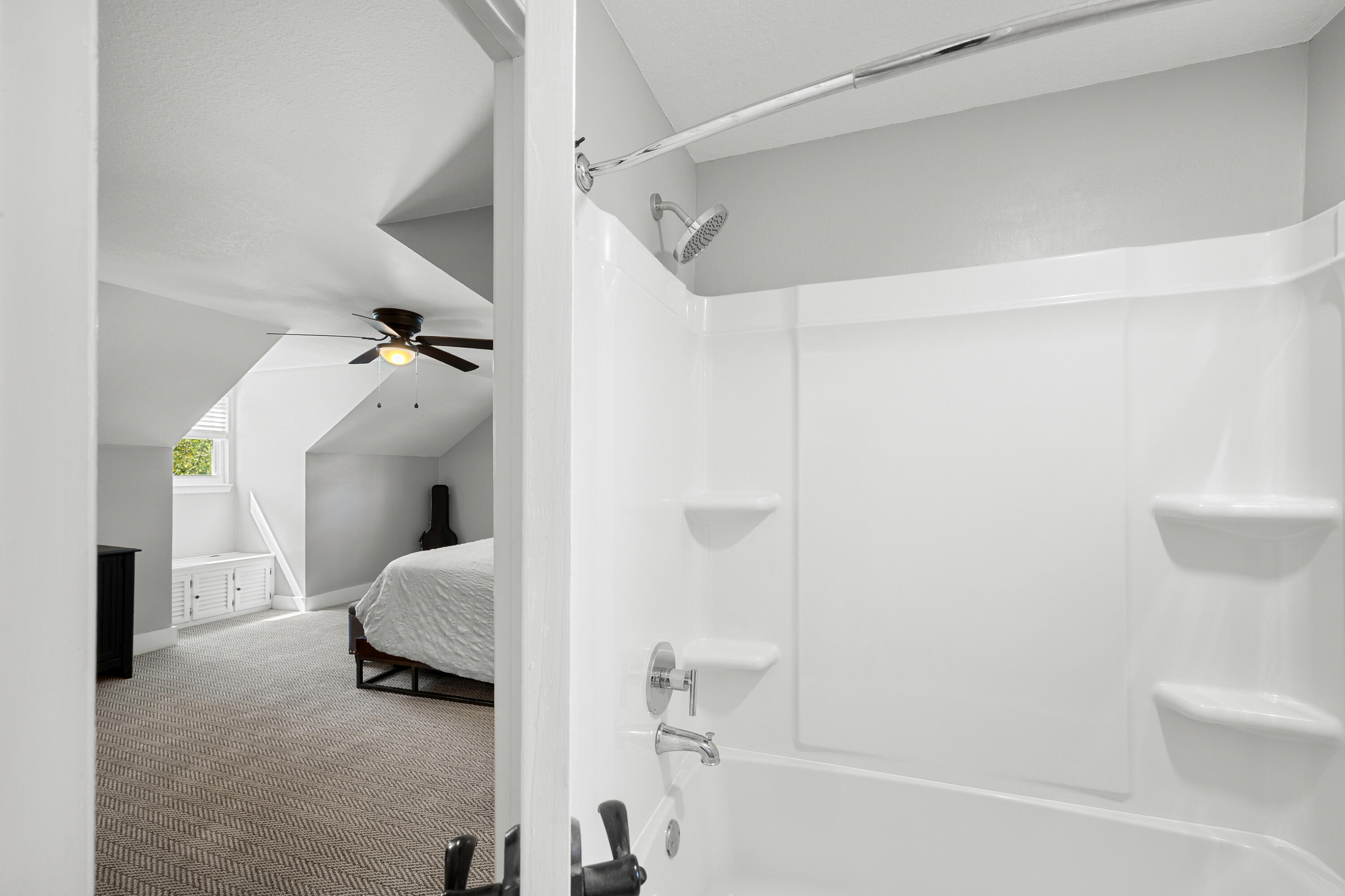 15 NE Wedgewood Lane