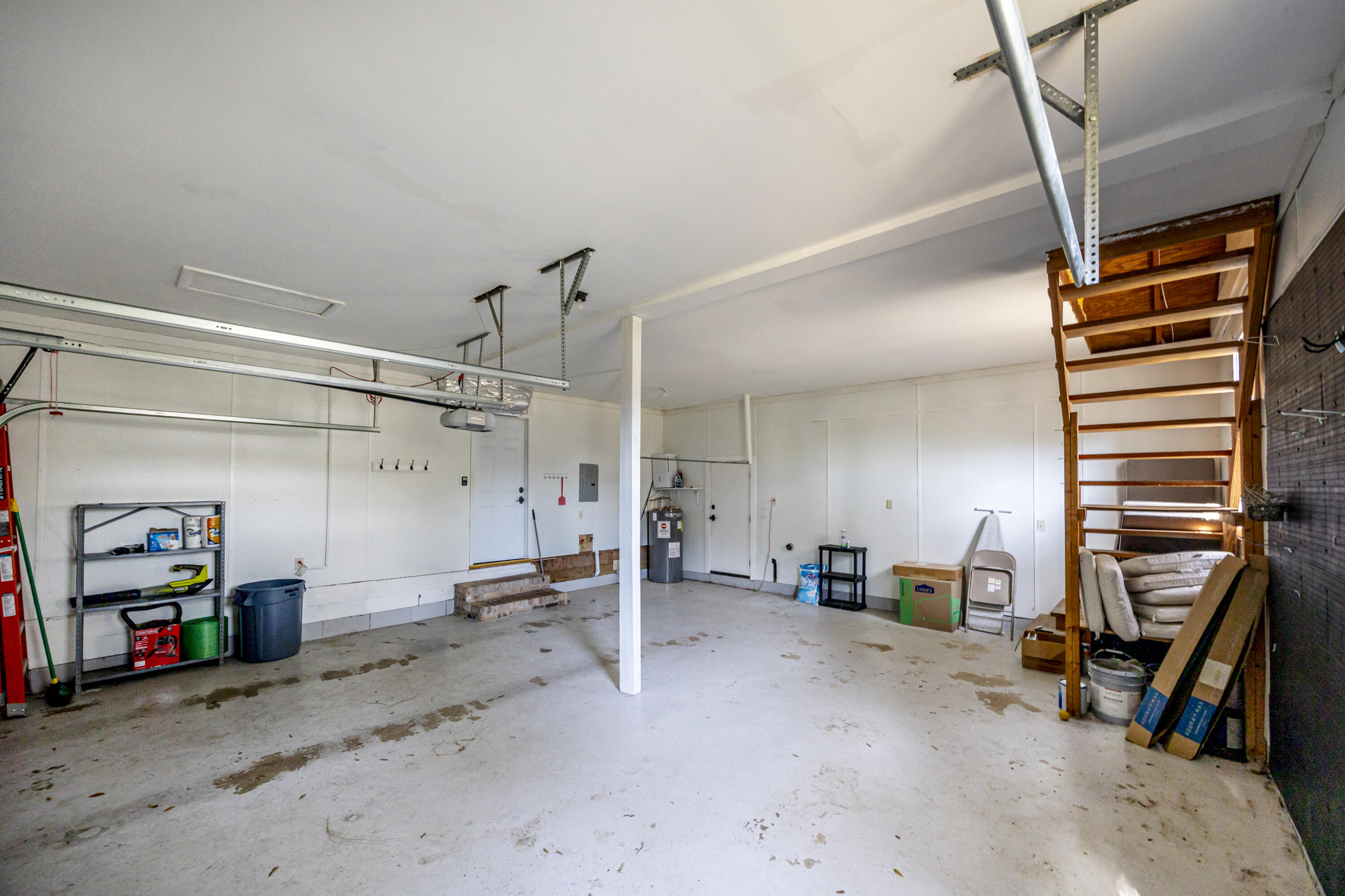 15 NE Wedgewood Lane