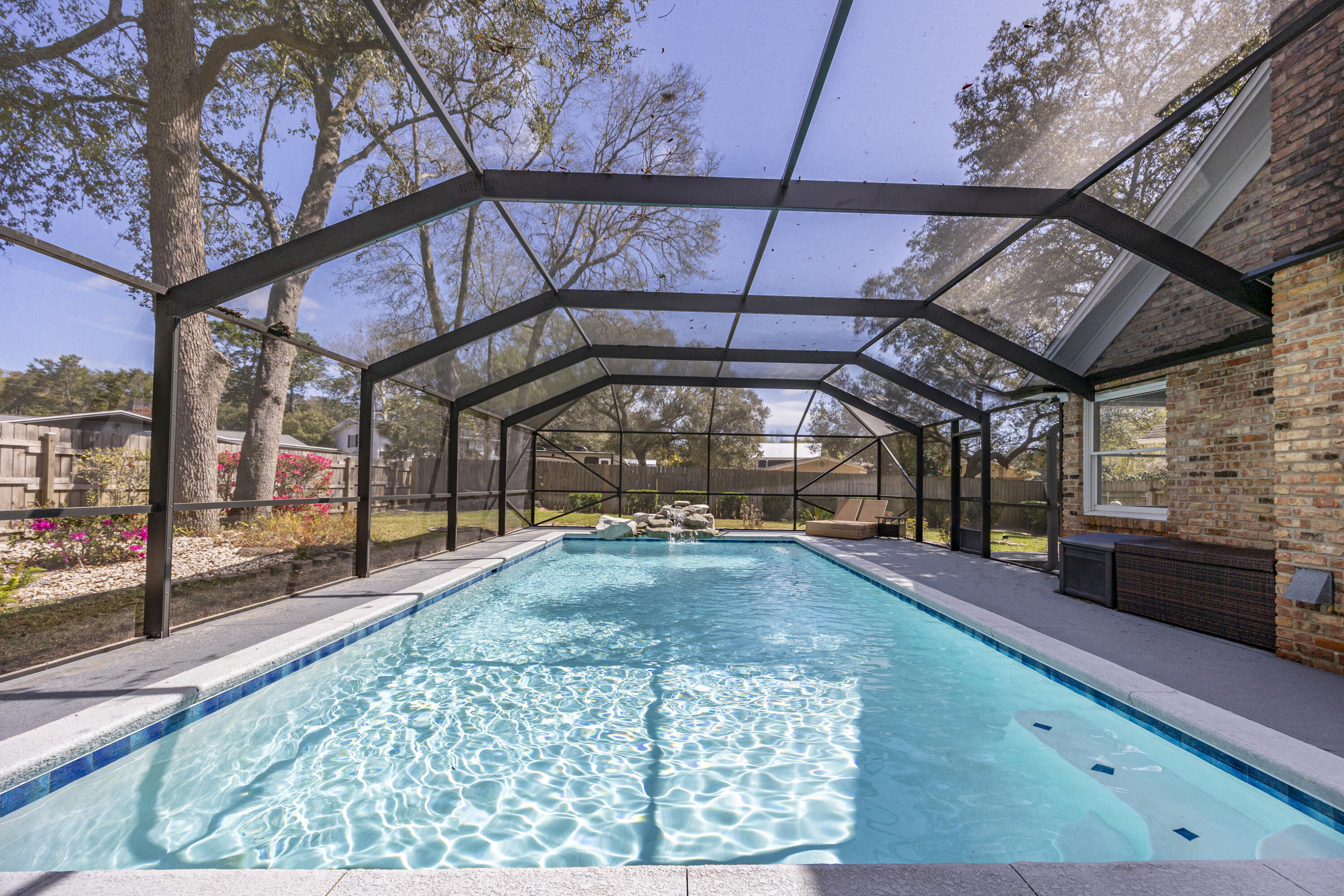 15 NE Wedgewood Lane