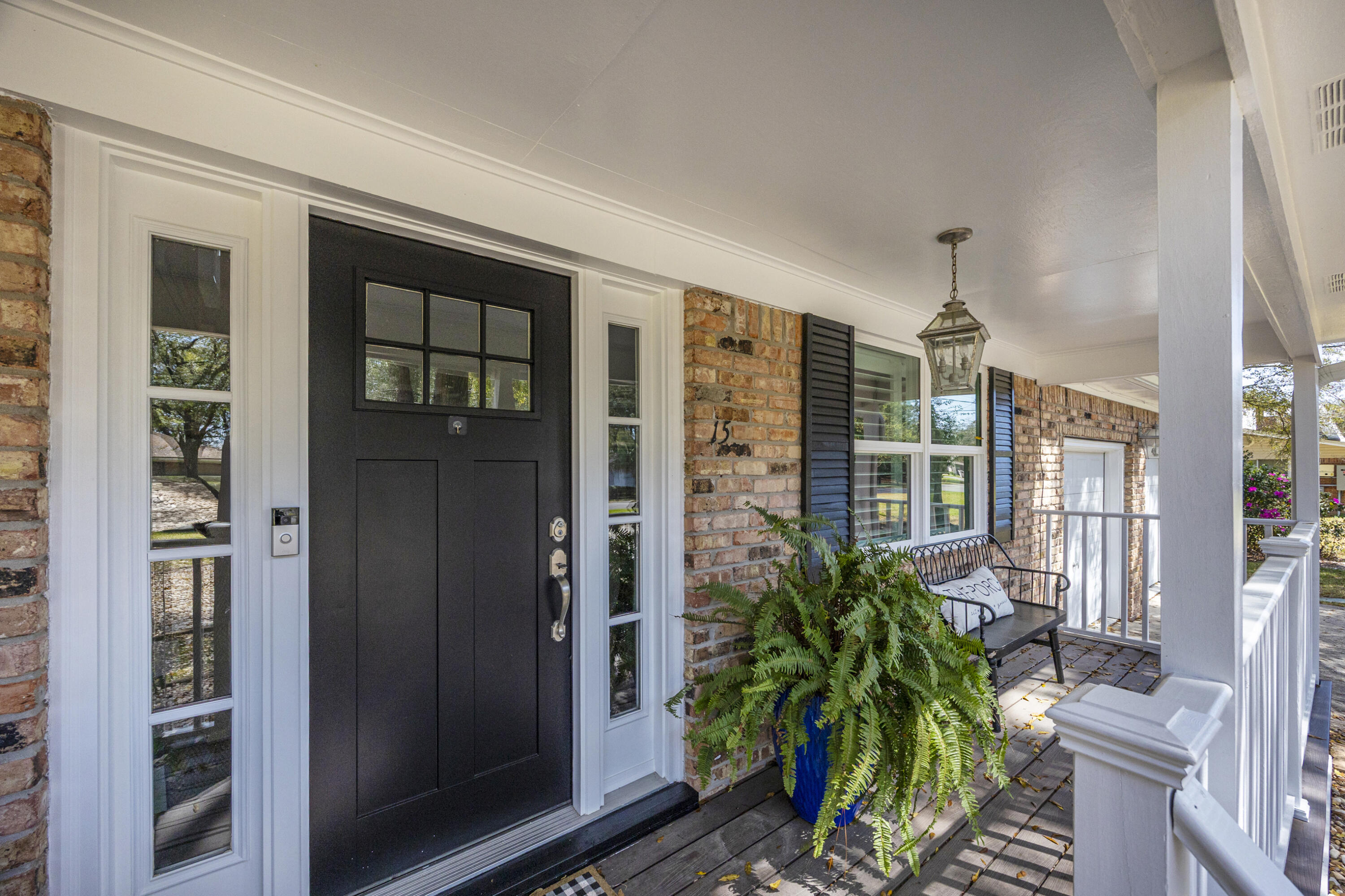 15 NE Wedgewood Lane