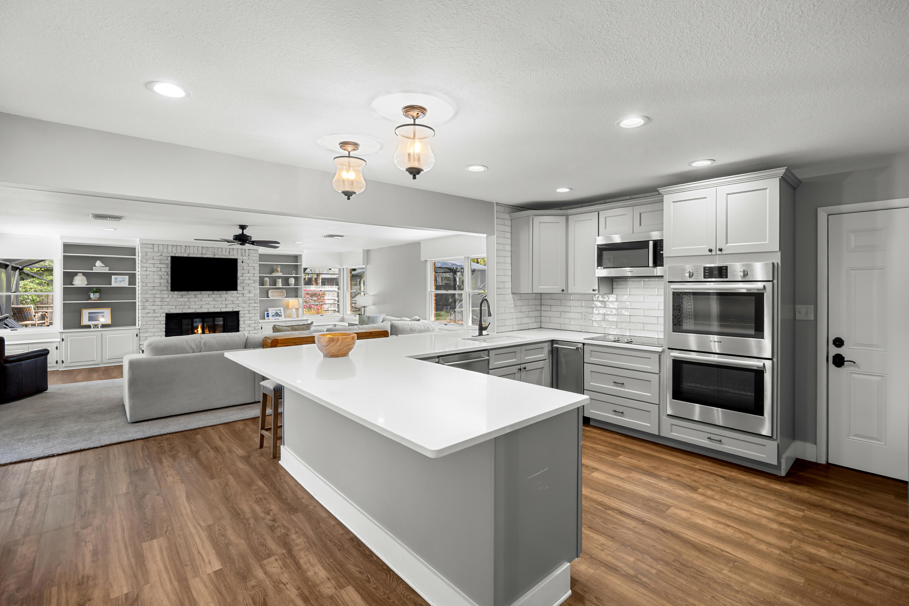 15 NE Wedgewood Lane