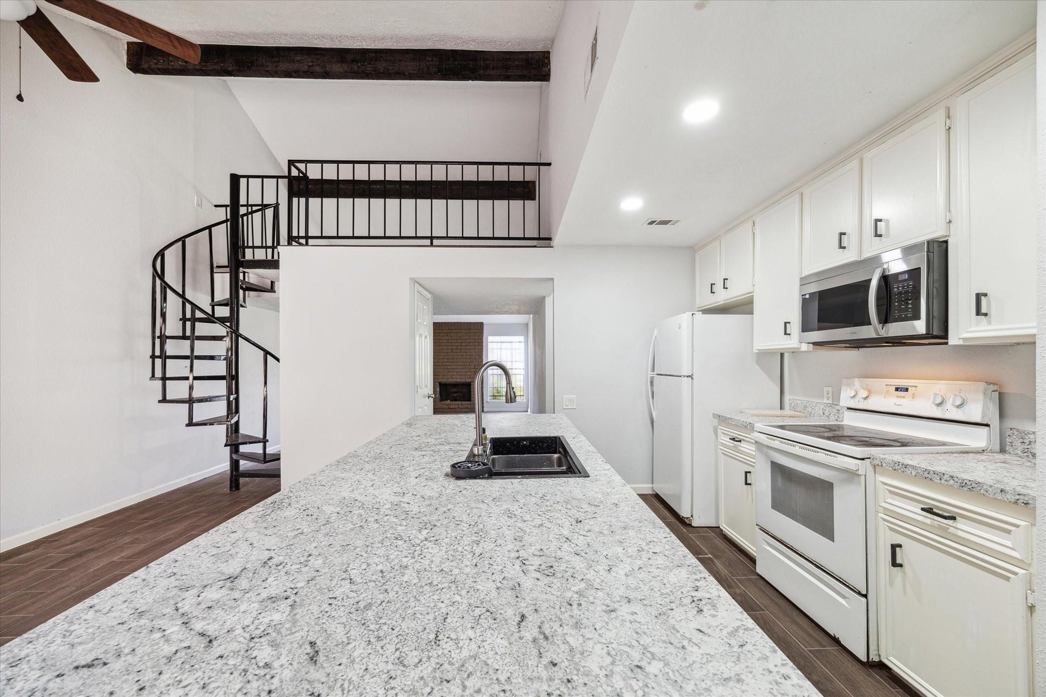 8628 Maplecrest Drive