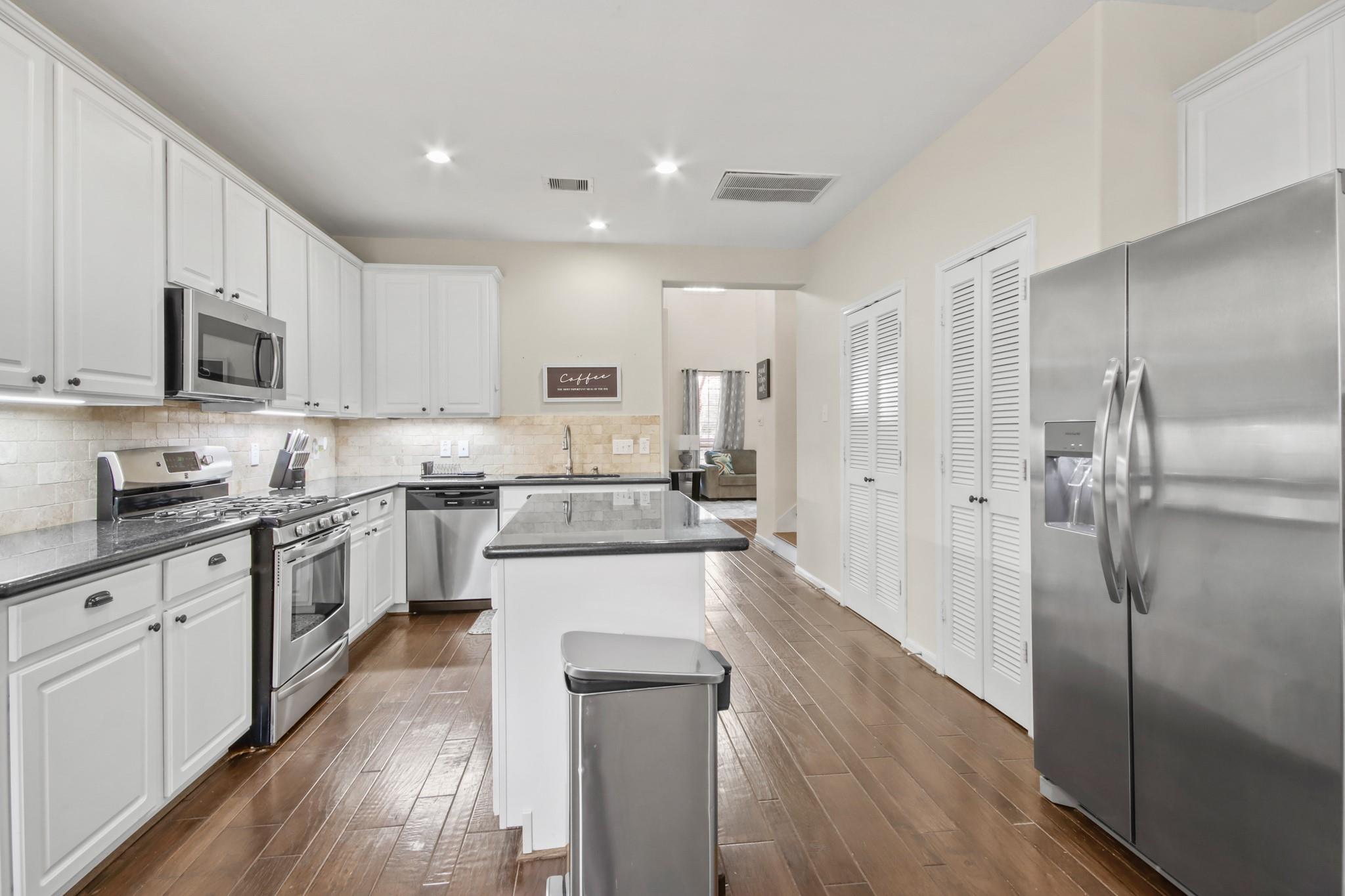 55 W Pipers Green Street