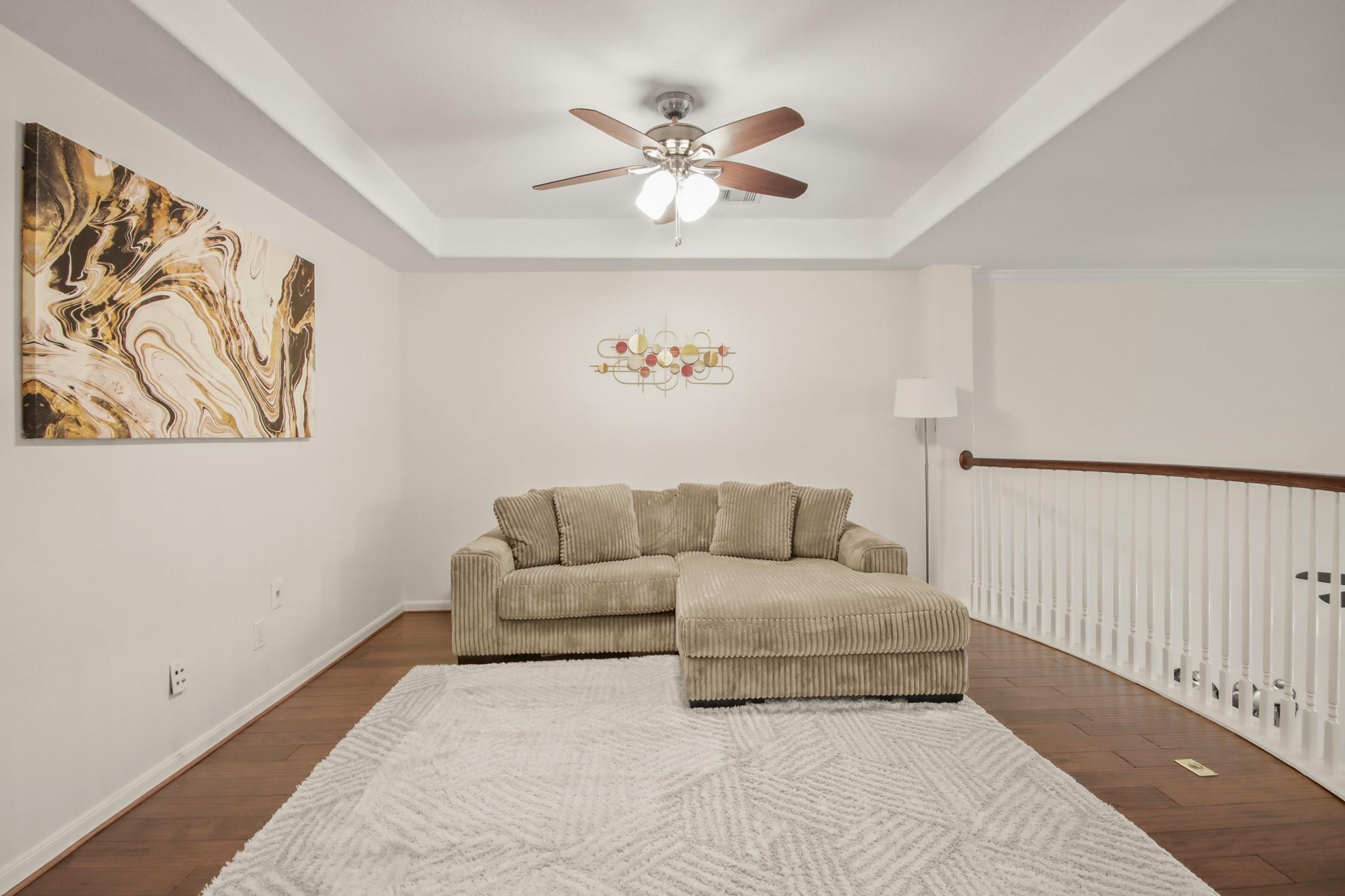 55 W Pipers Green Street