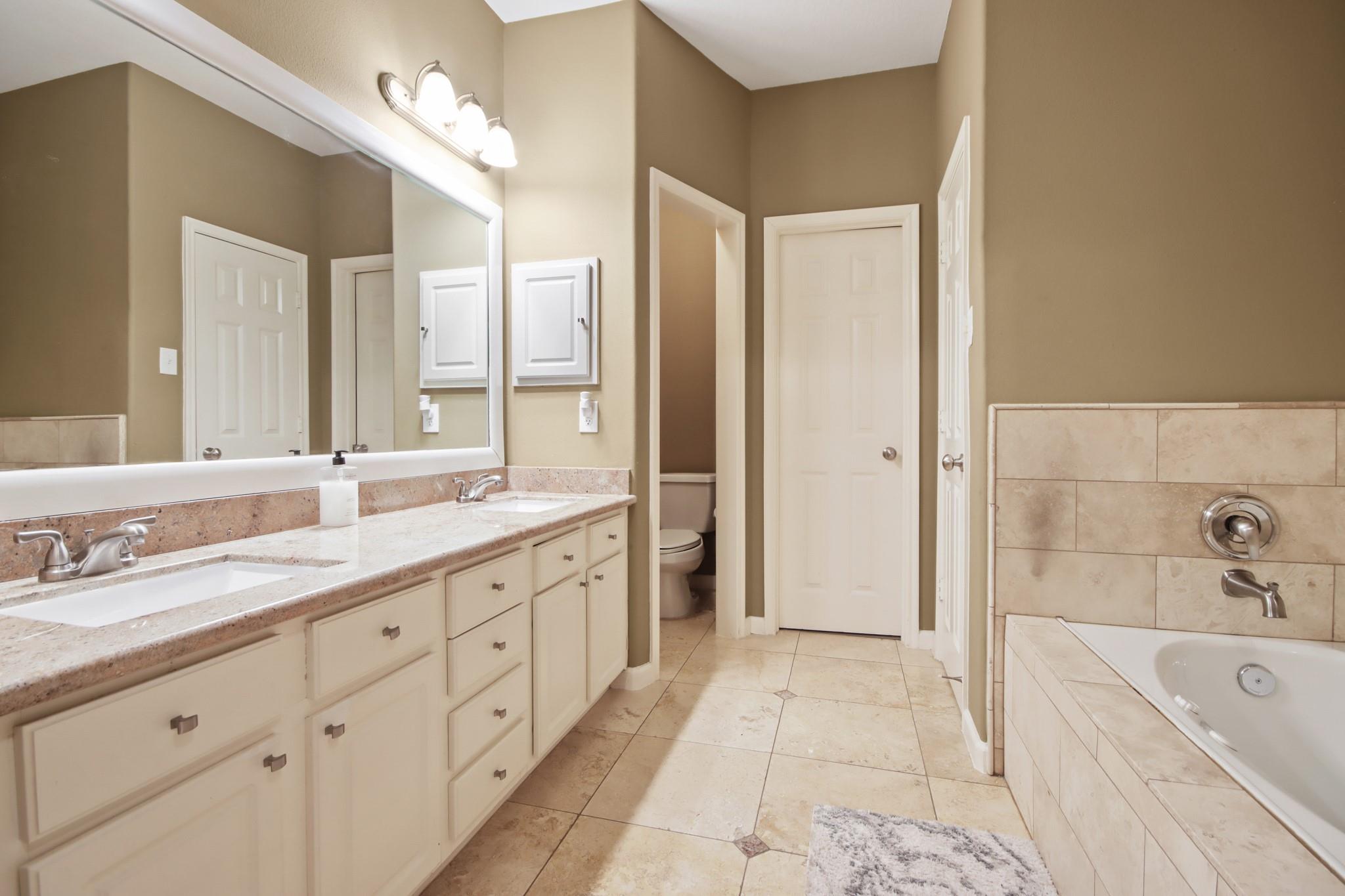 55 W Pipers Green Street