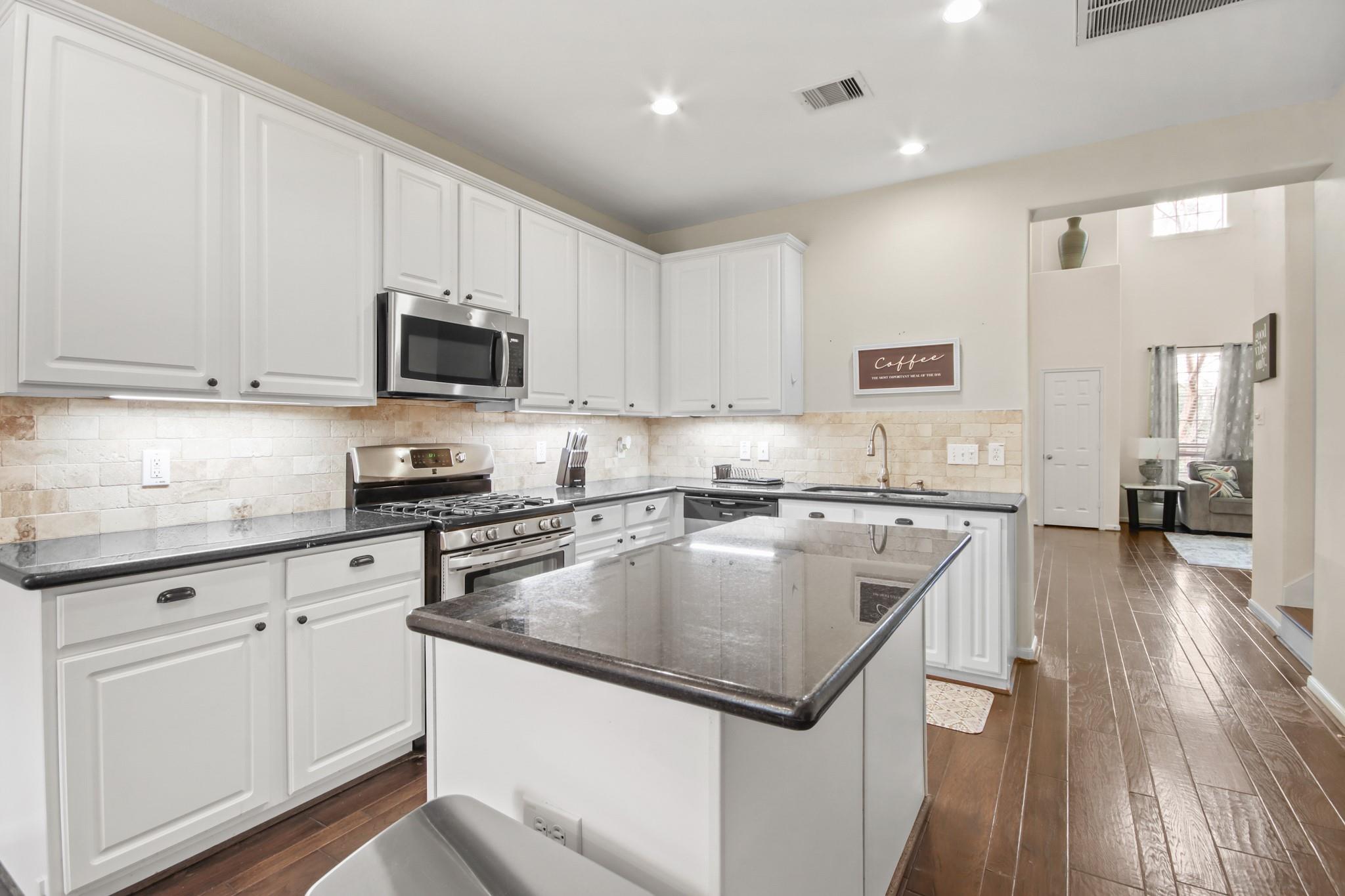 55 W Pipers Green Street